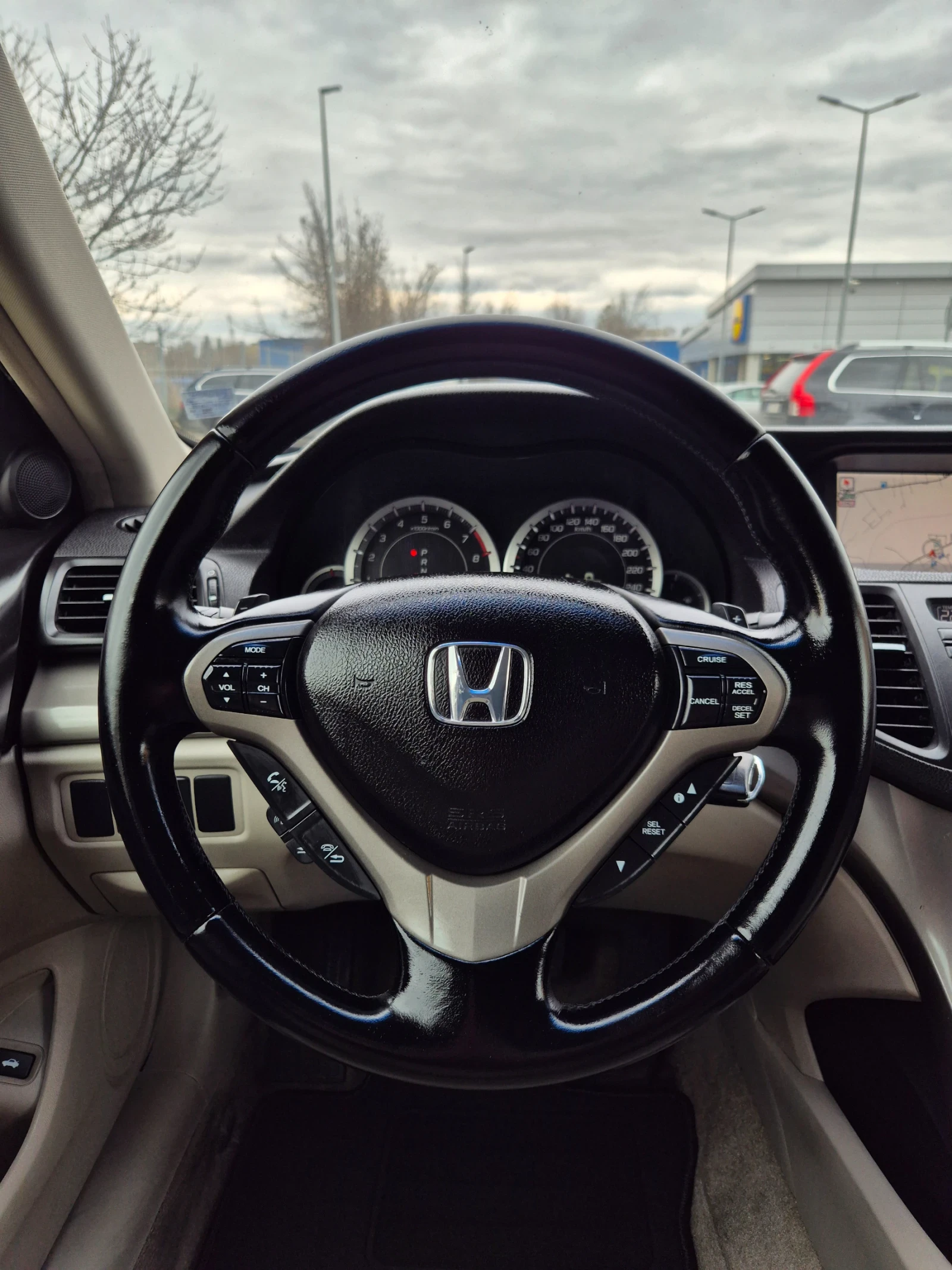 Honda Accord 2.4 EXECUTIVE* АВТОМАТ* НАВИГАЦИЯ , снимка 12 - Автомобили и джипове - 53939417