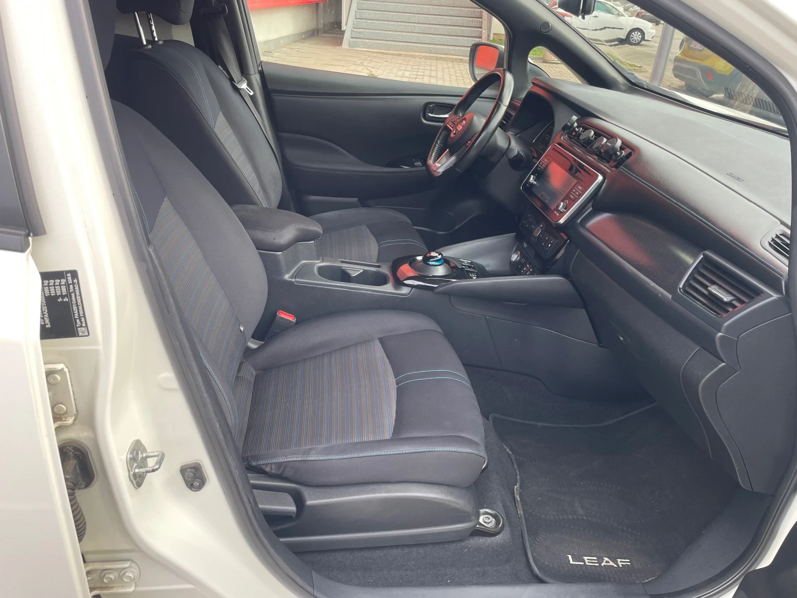 Nissan Leaf  40kWh 150 к.с., снимка 11 - Автомобили и джипове - 53977073