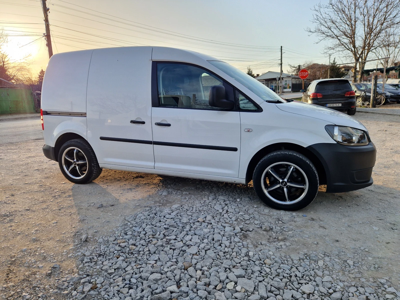 VW Caddy 1.6 TDI, снимка 6 - Автомобили и джипове - 53992939