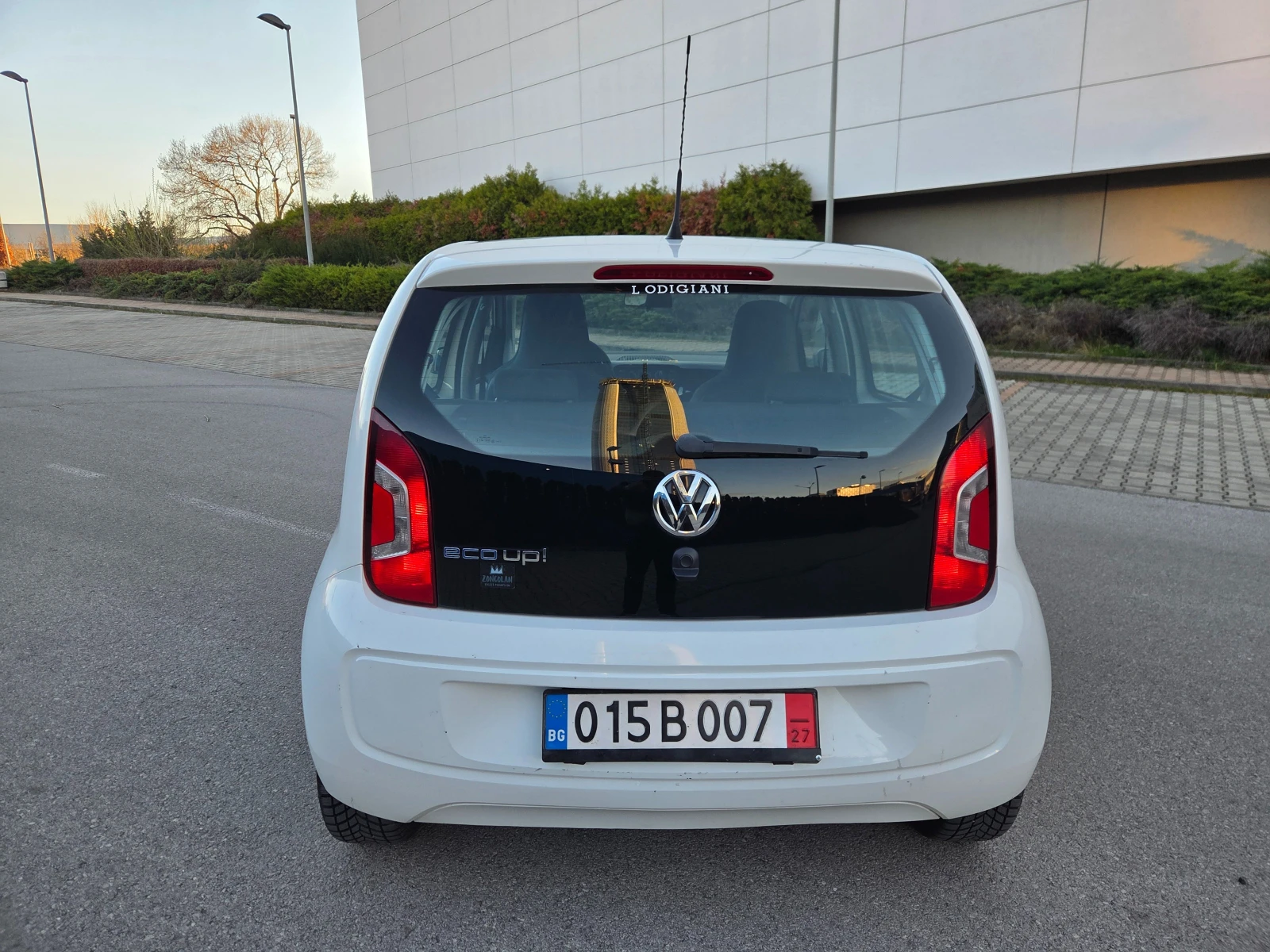 VW Up 1.0i ECO ОТЛИЧЕН, снимка 5 - Автомобили и джипове - 54143019