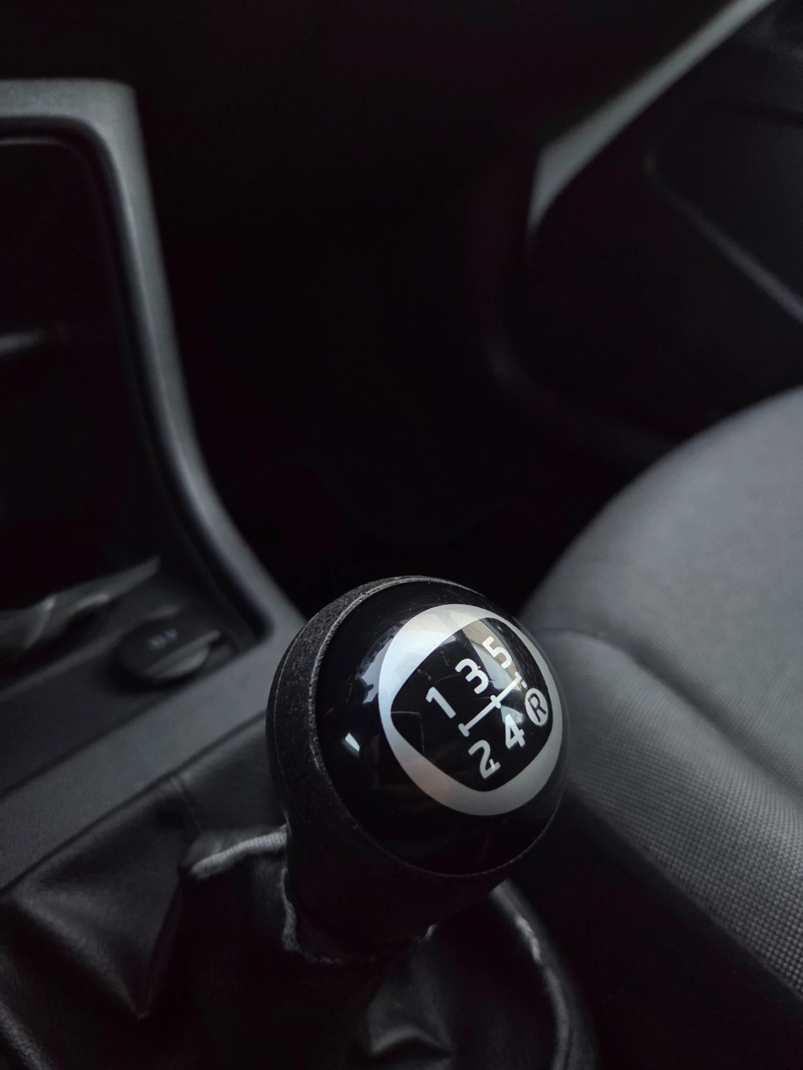 VW Up 1.0i ECO ОТЛИЧЕН, снимка 14 - Автомобили и джипове - 54143019