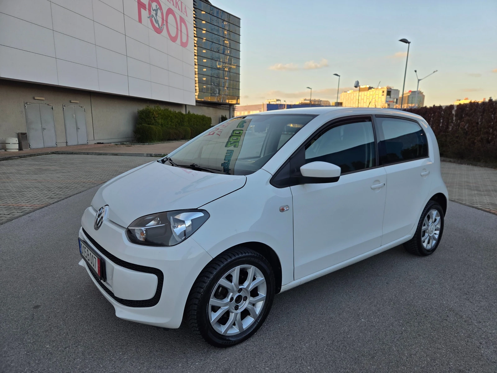 VW Up 1.0i ECO ОТЛИЧЕН, снимка 3 - Автомобили и джипове - 54143019
