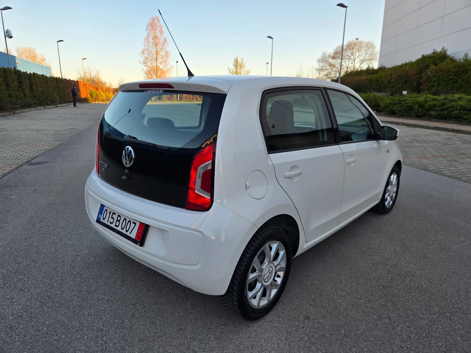 VW Up 1.0i ECO ОТЛИЧЕН, снимка 6 - Автомобили и джипове - 54143019