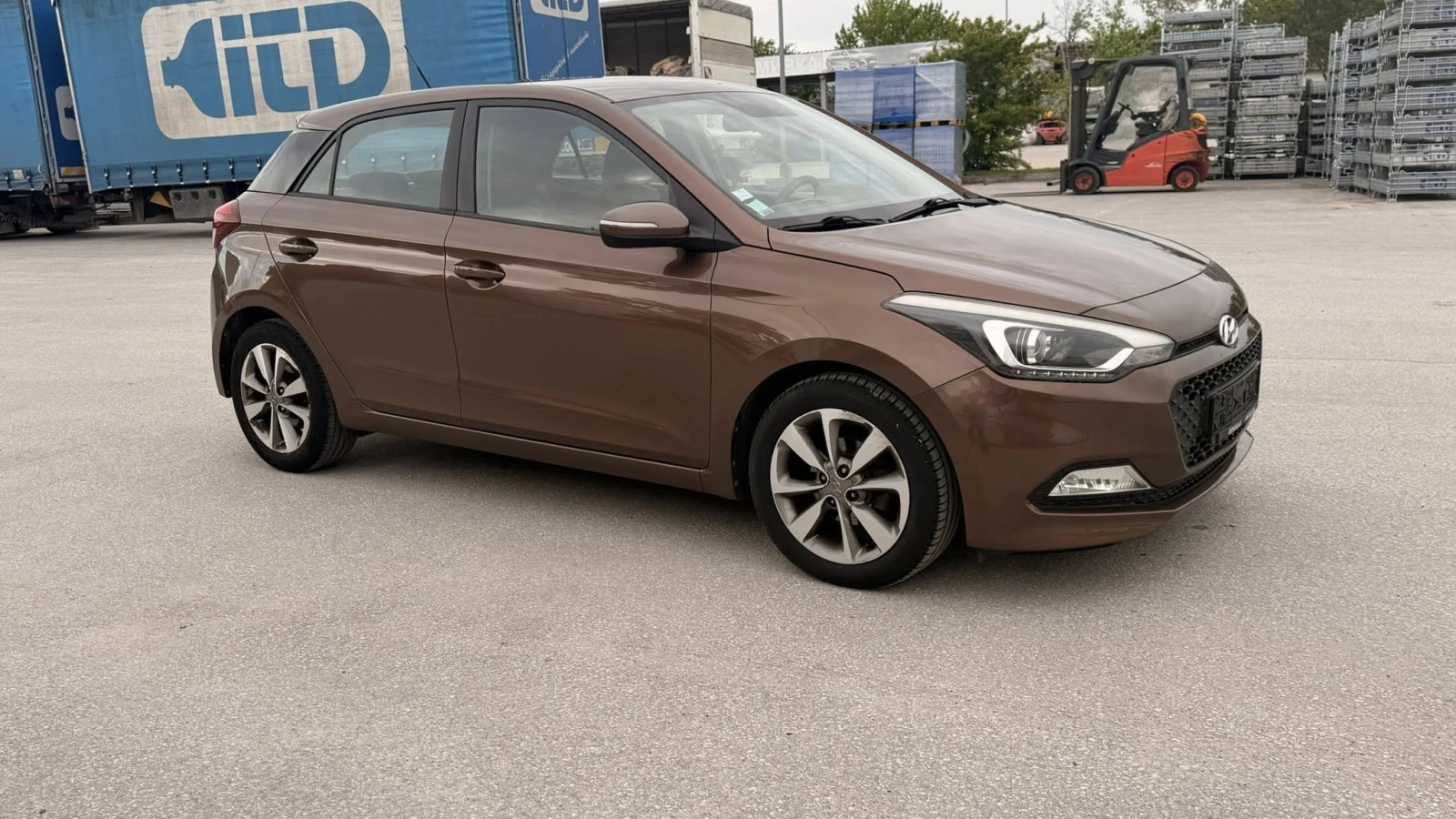 Hyundai I20 1, 2 бензин ЕВРО6, снимка 3 - Автомобили и джипове - 54542704