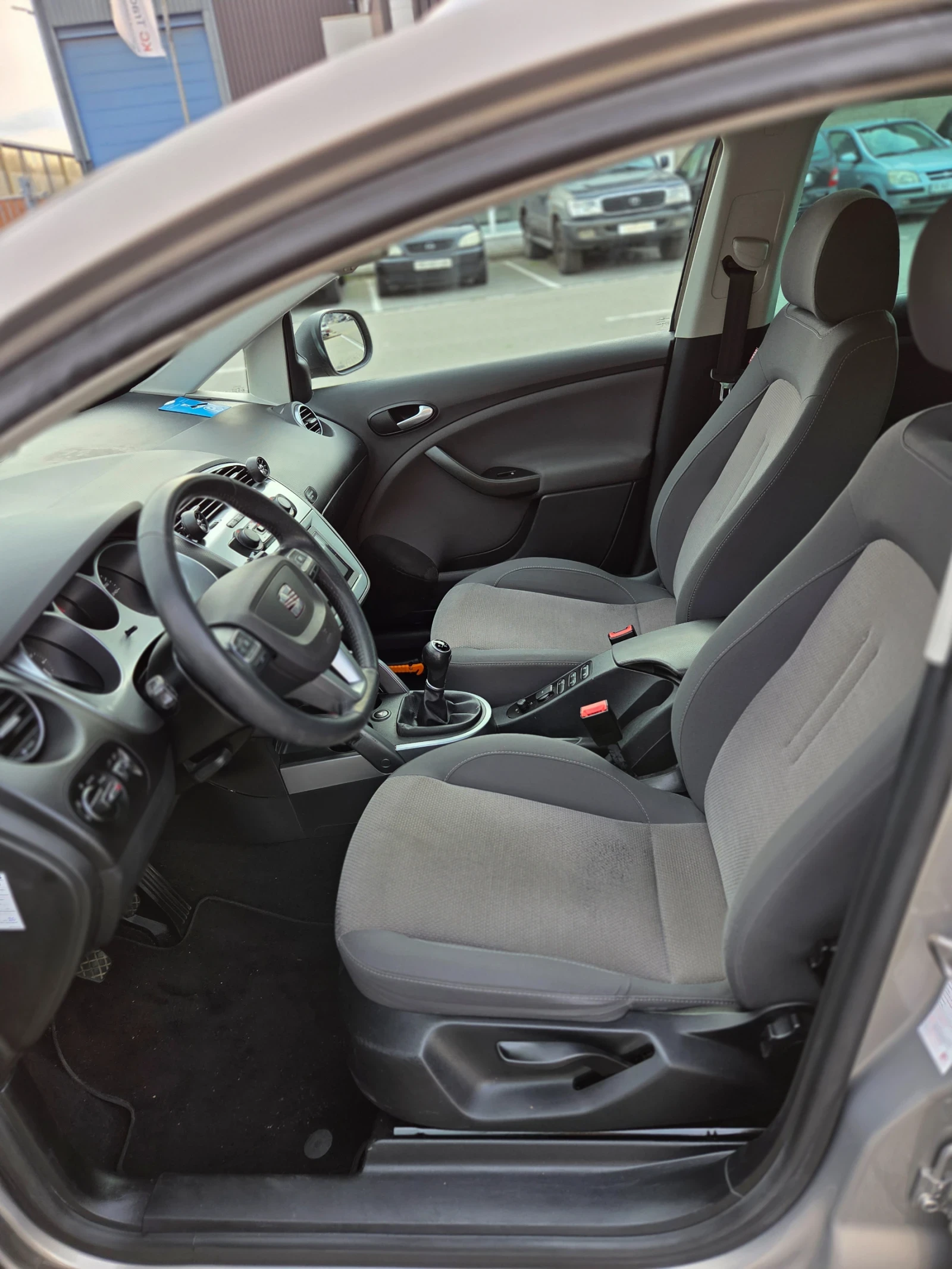 Seat Altea 1.6 TDI, снимка 8 - Автомобили и джипове - 54600982
