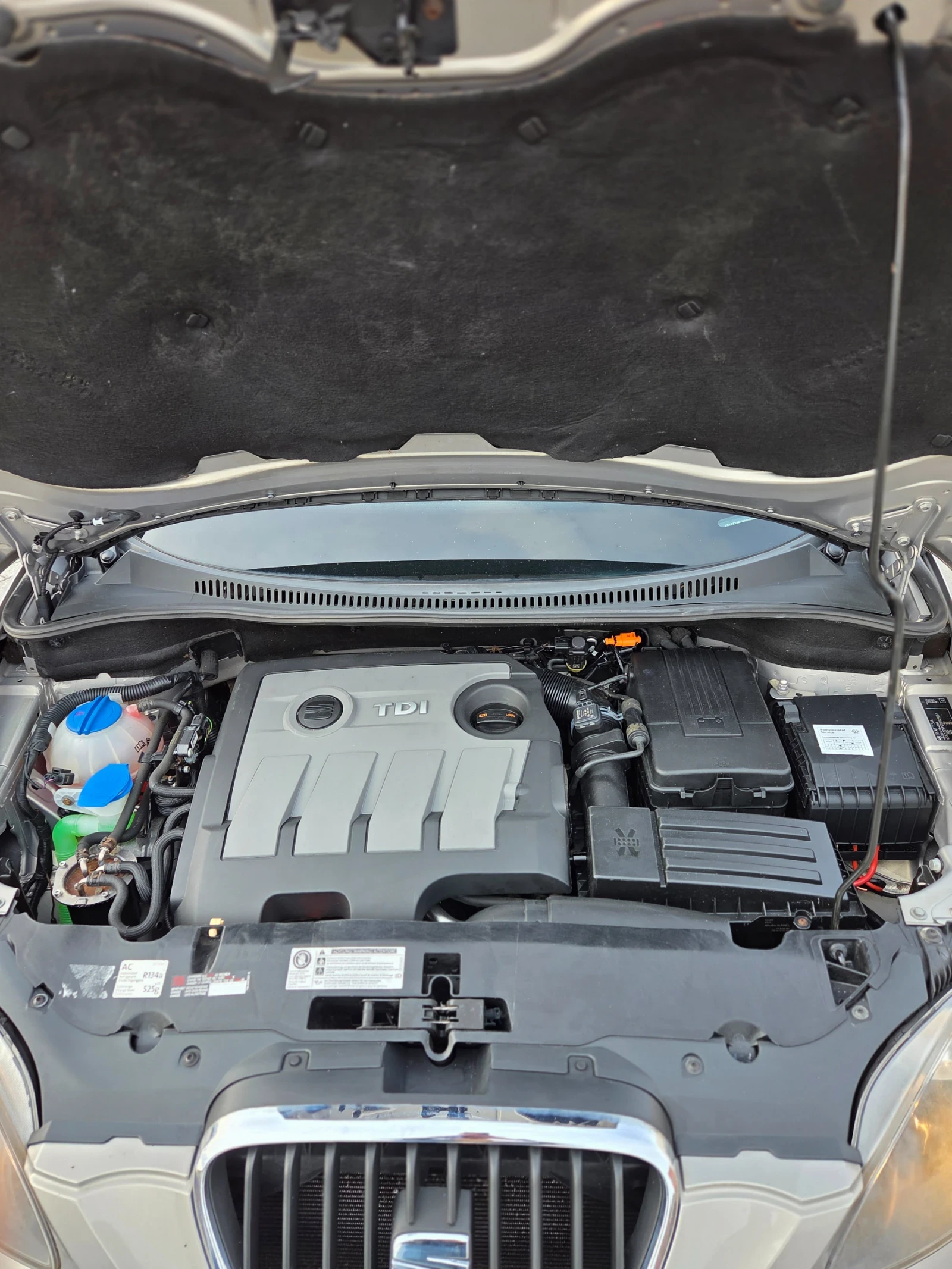 Seat Altea 1.6 TDI, снимка 14 - Автомобили и джипове - 54600982