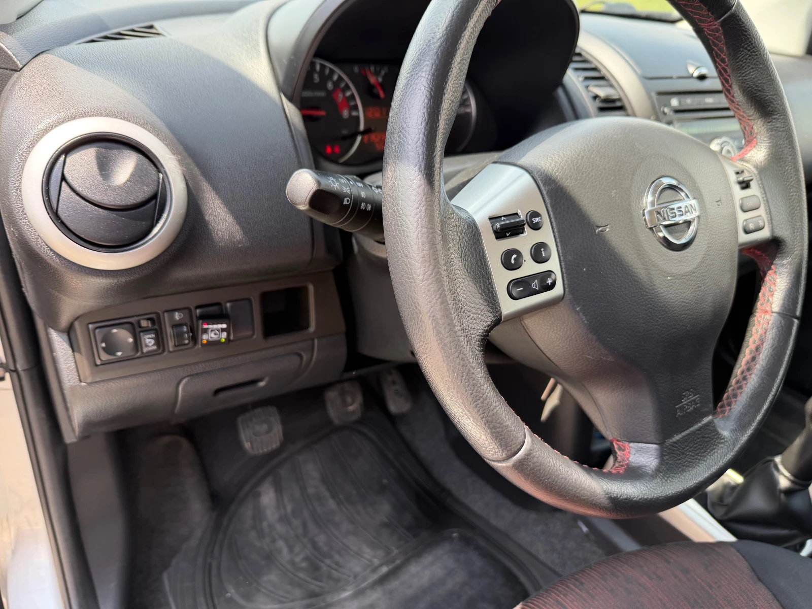 Nissan Note 1.4 газ.инж., снимка 10 - Автомобили и джипове - 54619256