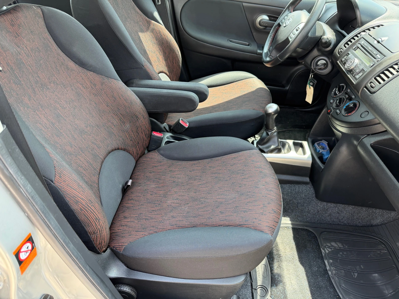 Nissan Note 1.4 газ.инж., снимка 13 - Автомобили и джипове - 54619256