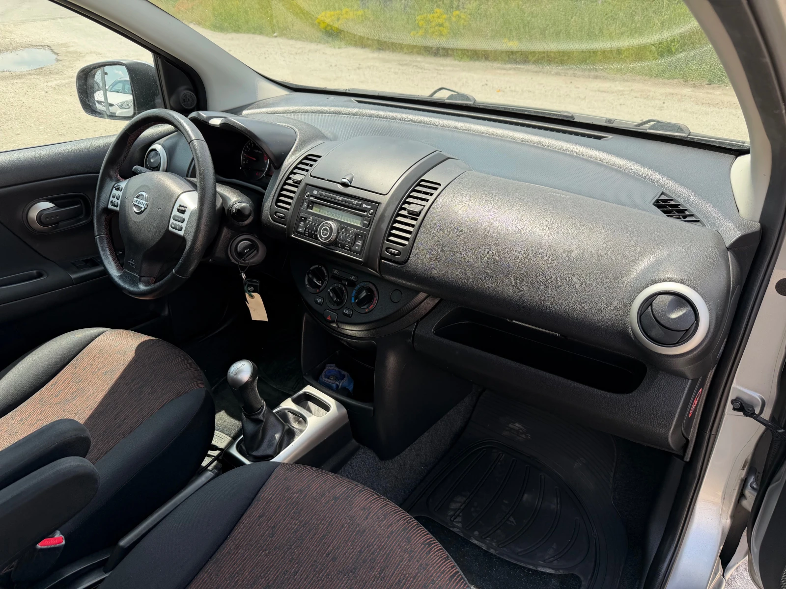 Nissan Note 1.4 газ.инж., снимка 14 - Автомобили и джипове - 54619256