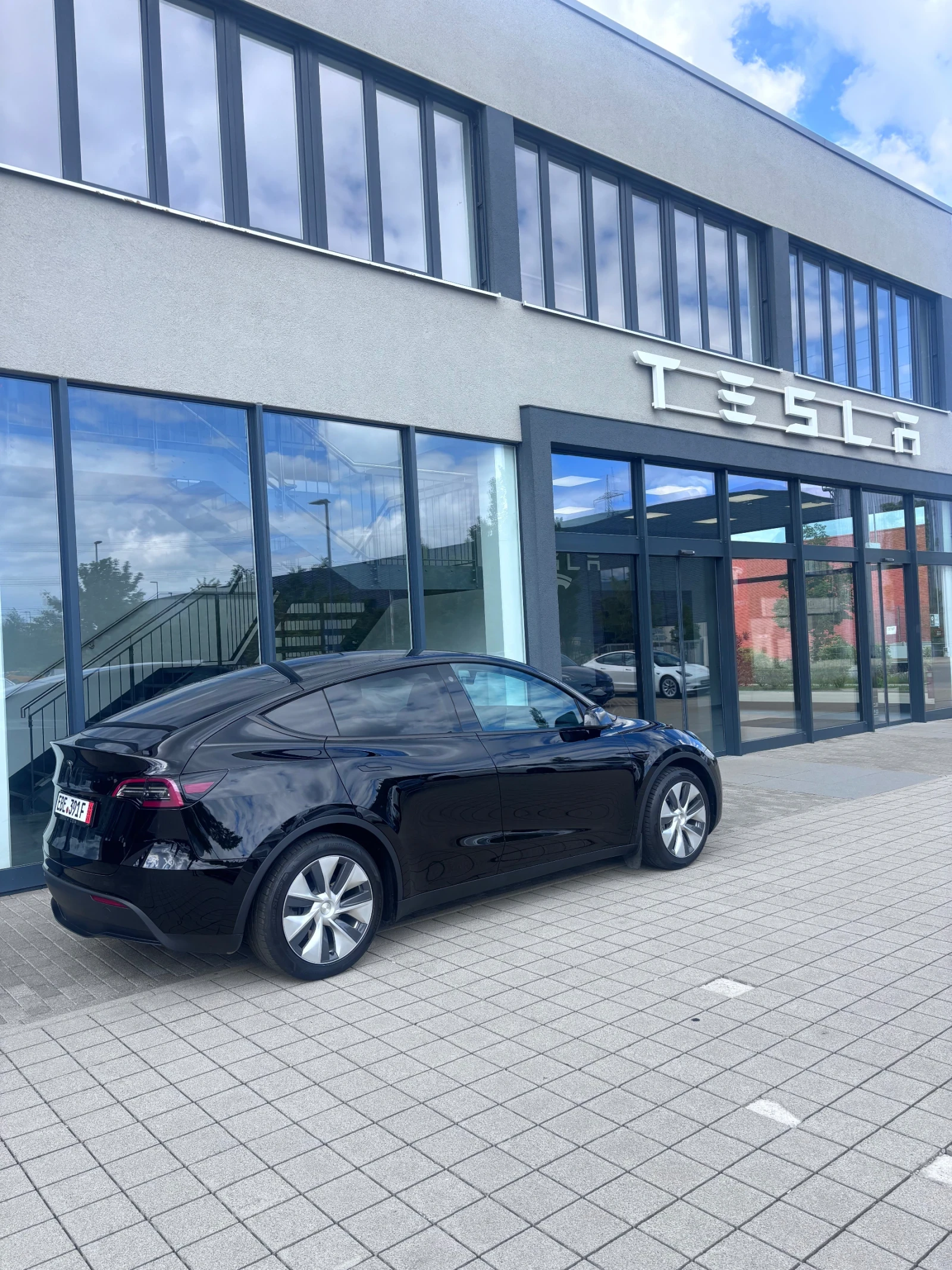 Tesla Model Y С УДЪЛЖЕНА ГАРАНЦИЯ, снимка 9 - Автомобили и джипове - 54744493