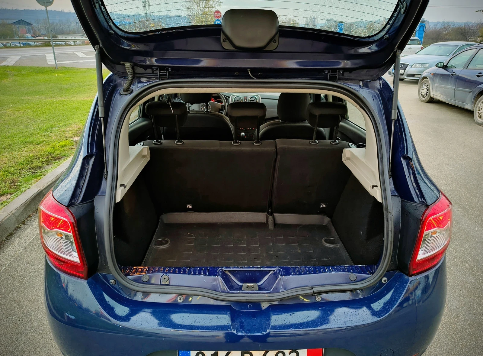 Dacia Sandero 1.2i 75к.с. Евро5, снимка 13 - Автомобили и джипове - 54980987
