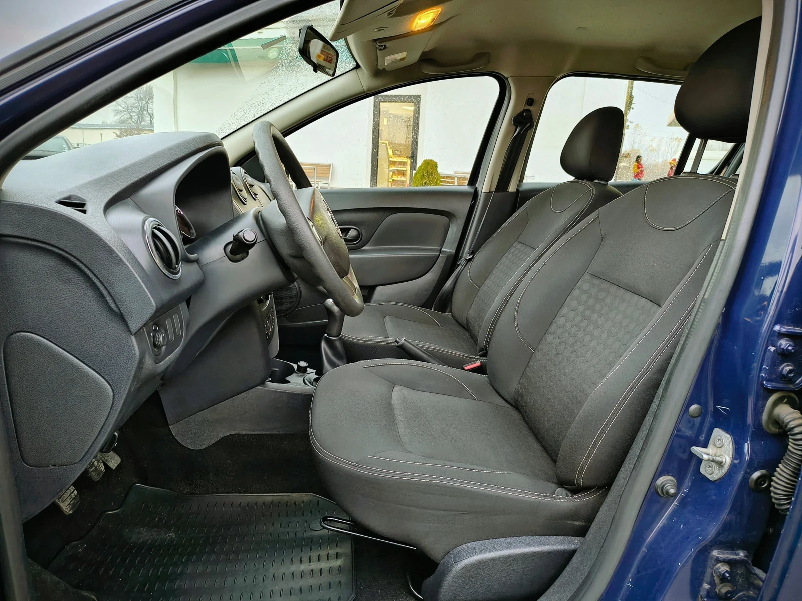 Dacia Sandero 1.2i 75к.с. Евро5, снимка 11 - Автомобили и джипове - 54980987