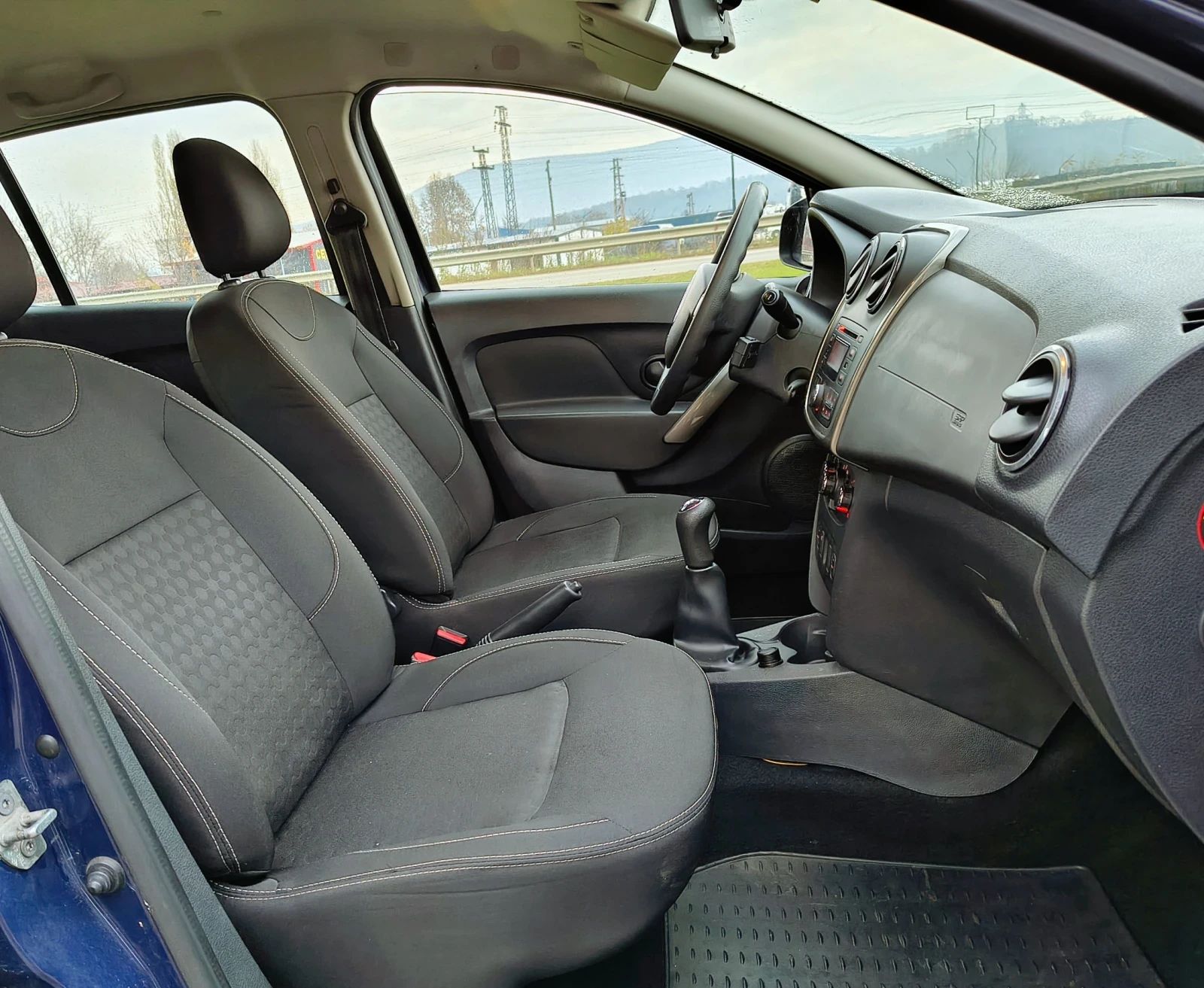 Dacia Sandero 1.2i 75к.с. Евро5, снимка 9 - Автомобили и джипове - 54980987