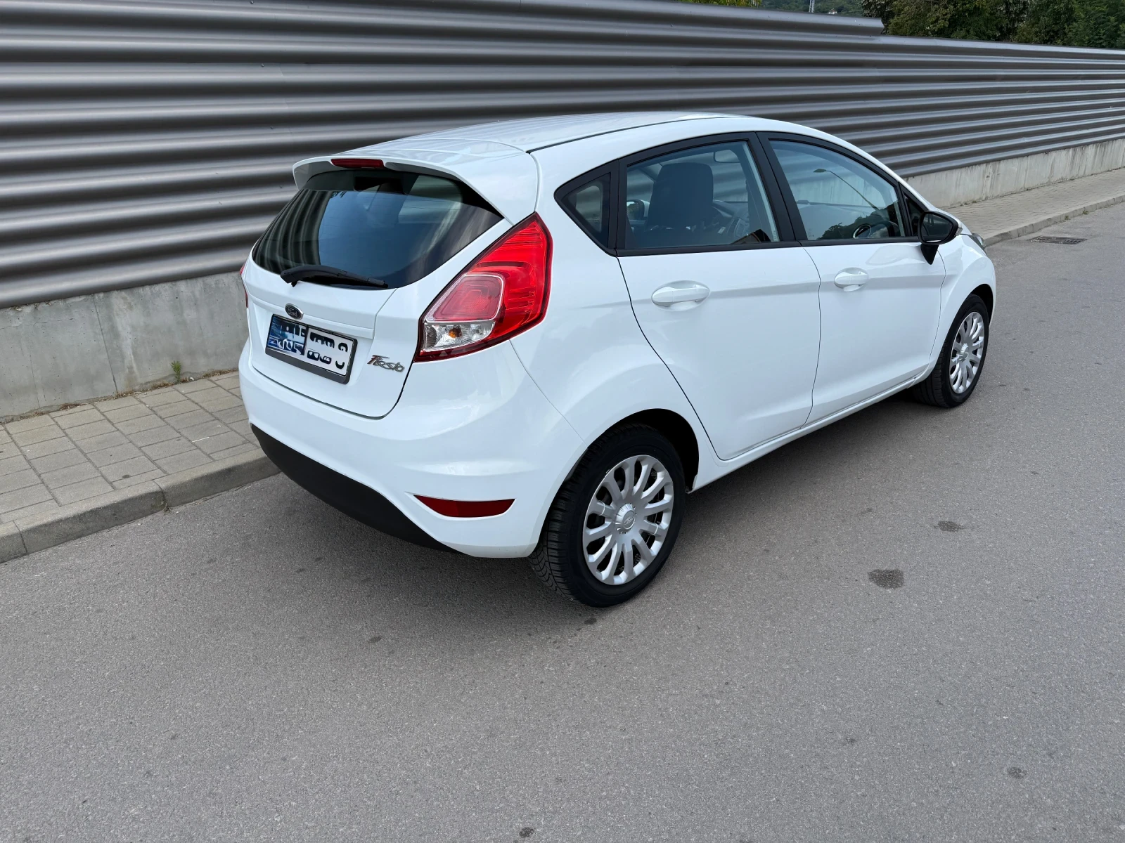 Ford Fiesta 1.4 Газ/Бензин , снимка 6 - Автомобили и джипове - 55120396