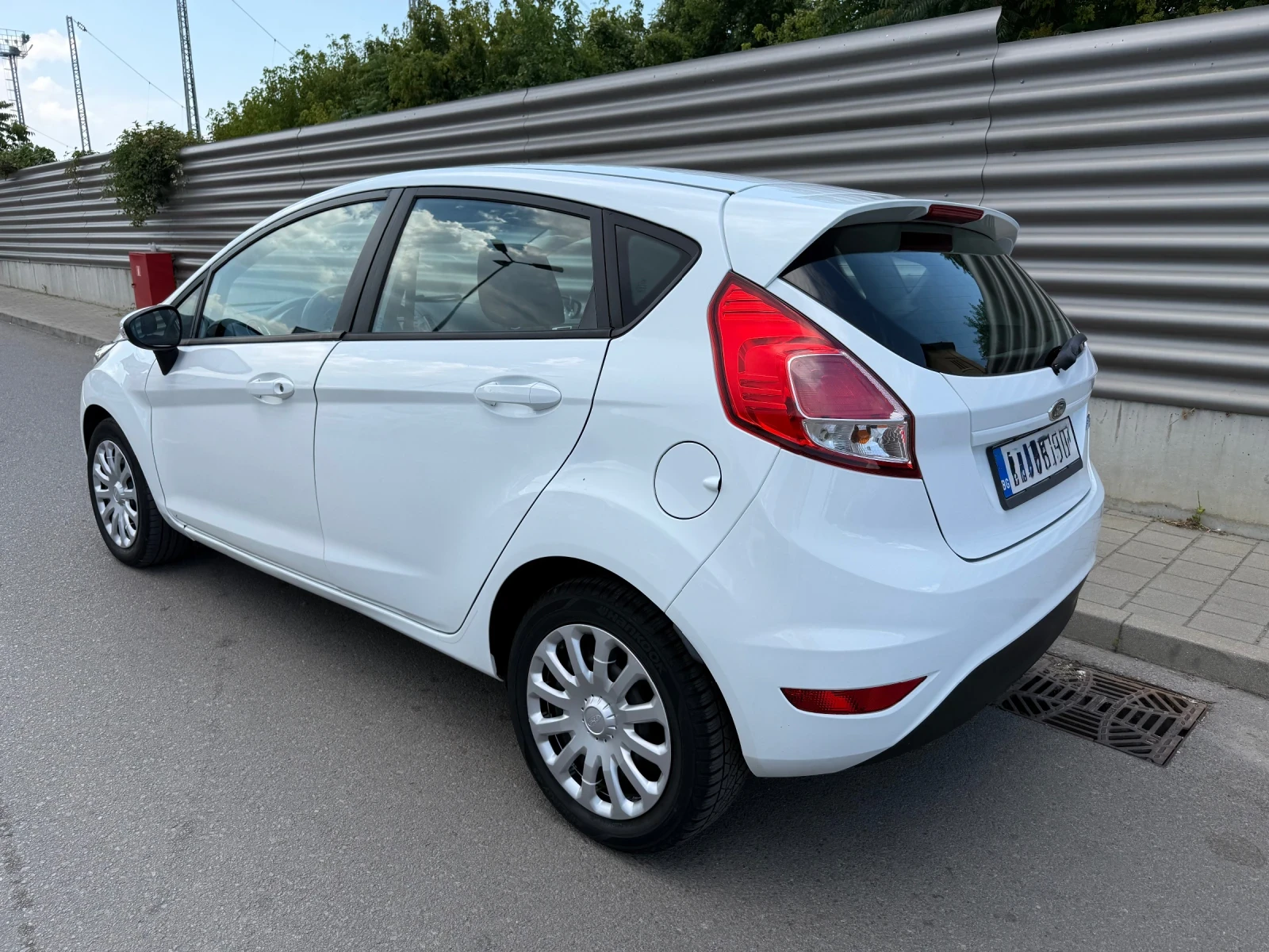 Ford Fiesta 1.4 Газ/Бензин , снимка 3 - Автомобили и джипове - 55120396