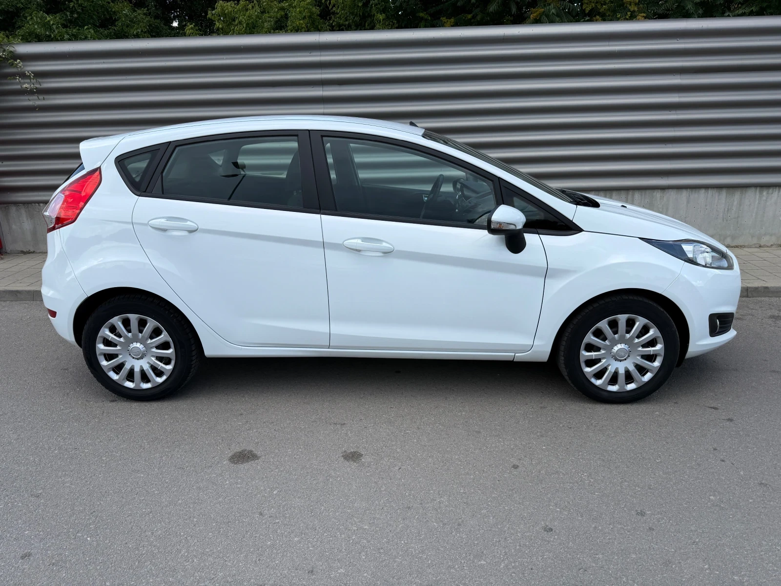 Ford Fiesta 1.4 Газ/Бензин , снимка 3 - Автомобили и джипове - 55120396