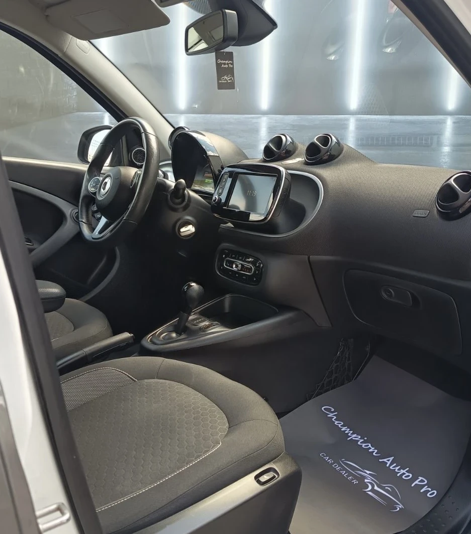 Smart Forfour, снимка 9 - Автомобили и джипове - 55260172