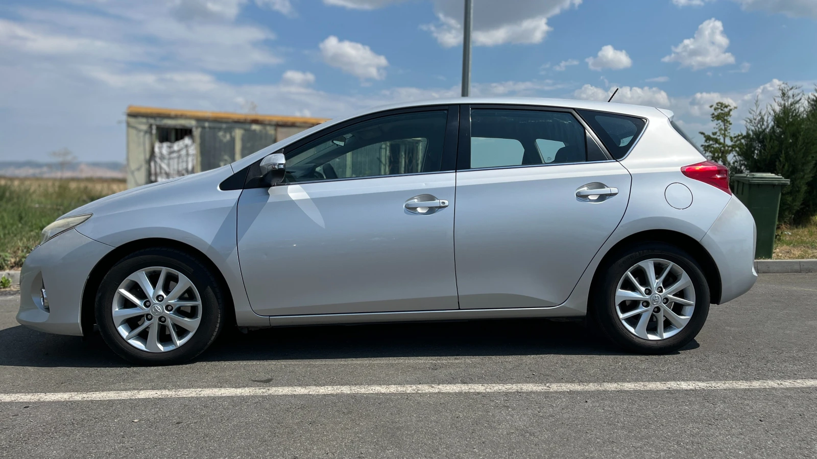 Toyota Auris, снимка 7 - Автомобили и джипове - 55318788