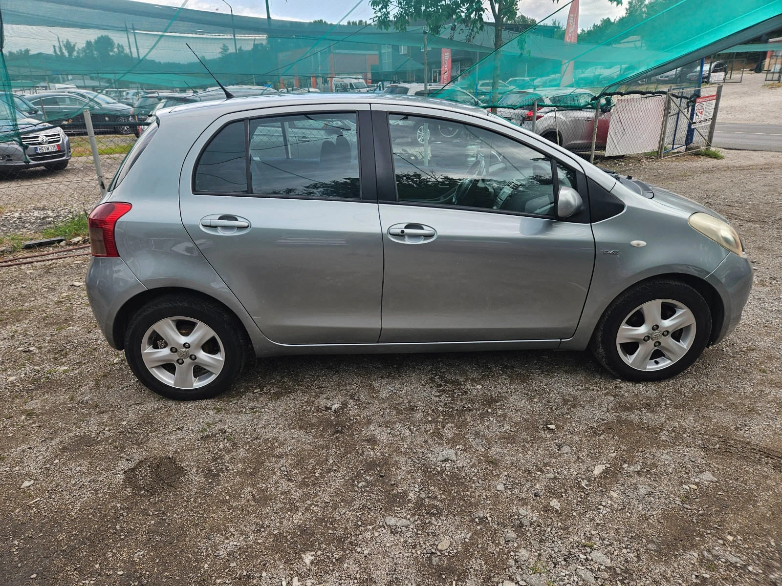 Toyota Yaris 1.4D4DKEYLESS Климатроник, снимка 3 - Автомобили и джипове - 55381886