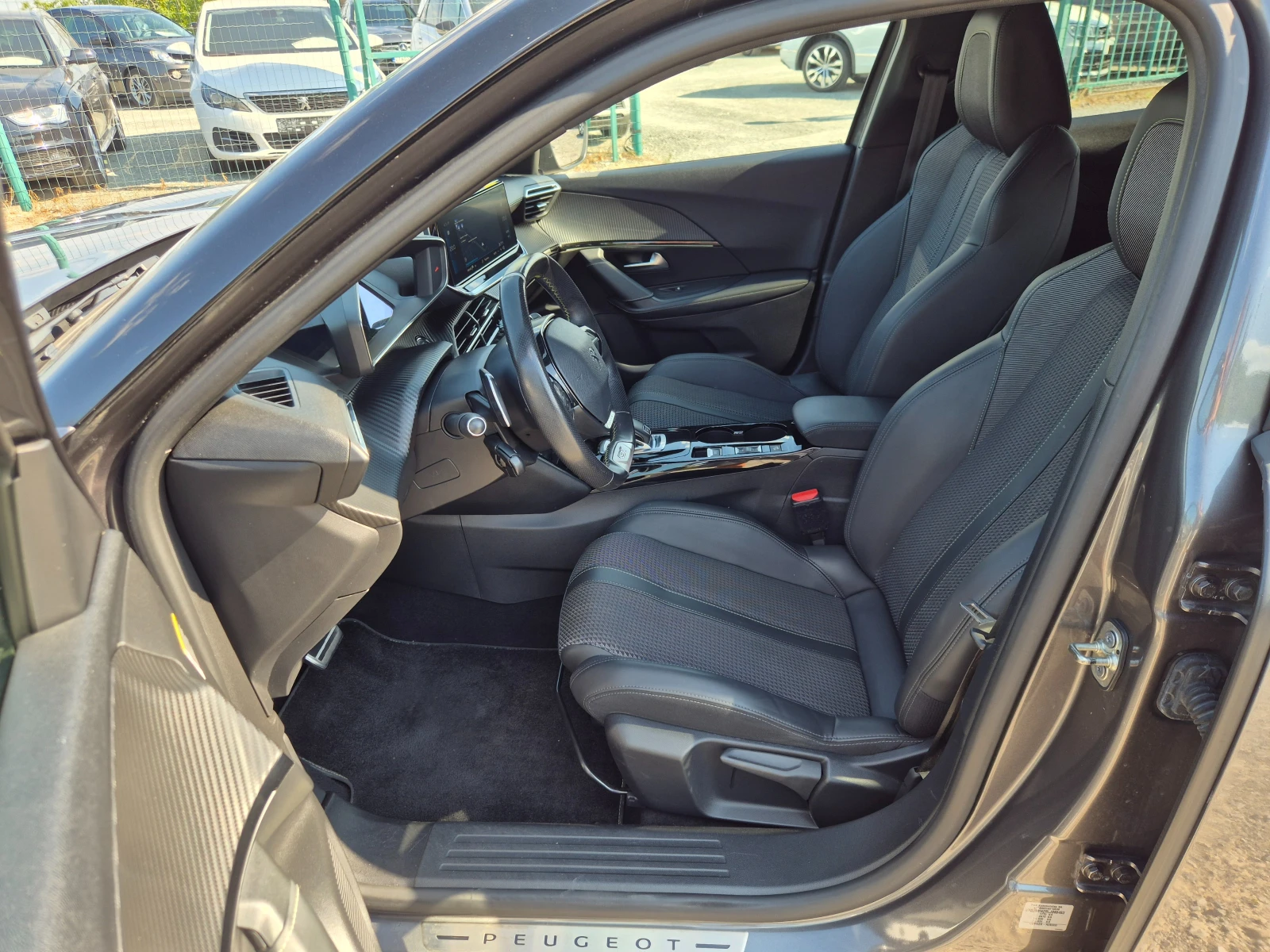 Peugeot 2008 1.5HDI GT-Line, снимка 13 - Автомобили и джипове - 55550451