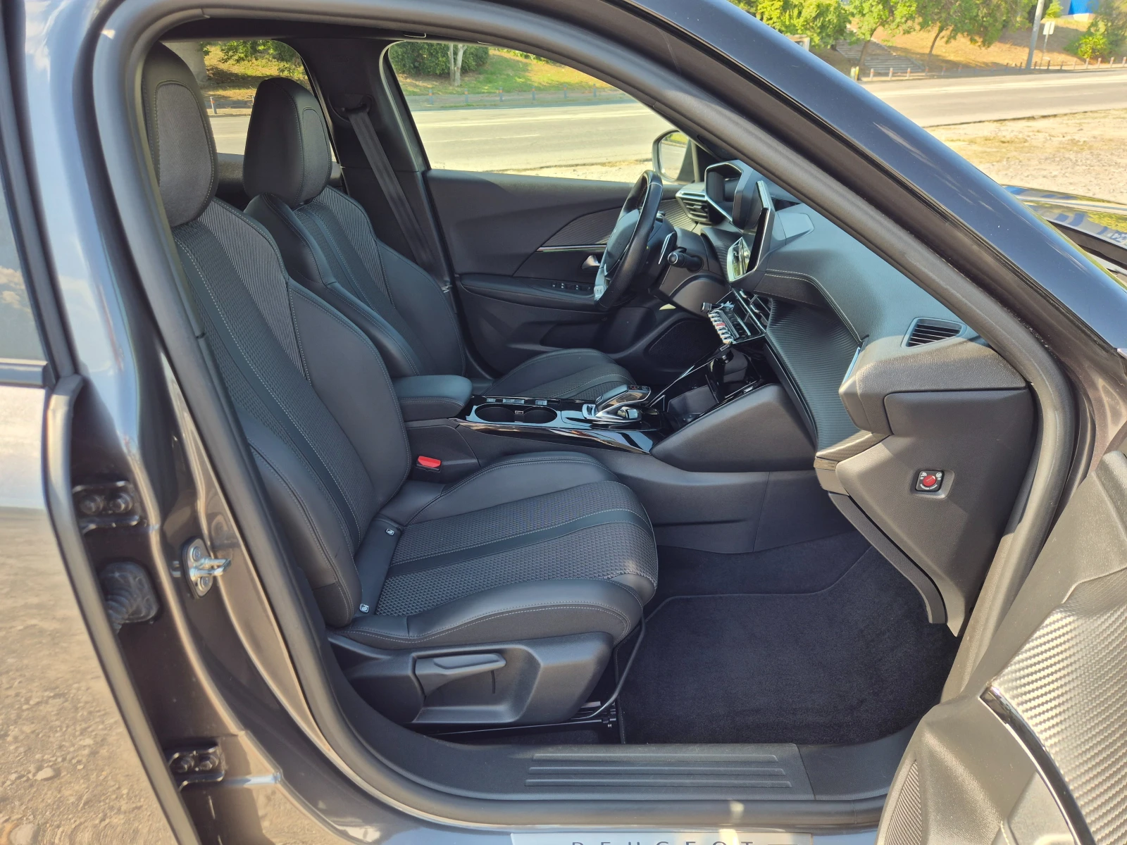 Peugeot 2008 1.5HDI GT-Line, снимка 9 - Автомобили и джипове - 55550451