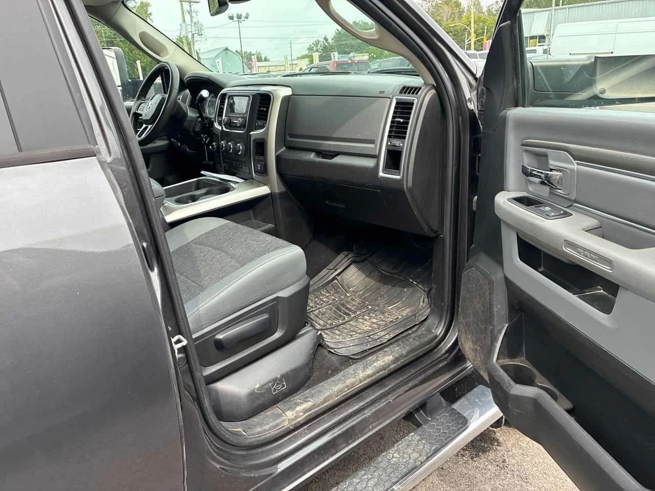 Dodge RAM 3500 * SLT * АВТОКРЕДИТ БЕЗ ПЪРВОНАЧАЛНА ВНОСКА* , снимка 16 - Автомобили и джипове - 55614906