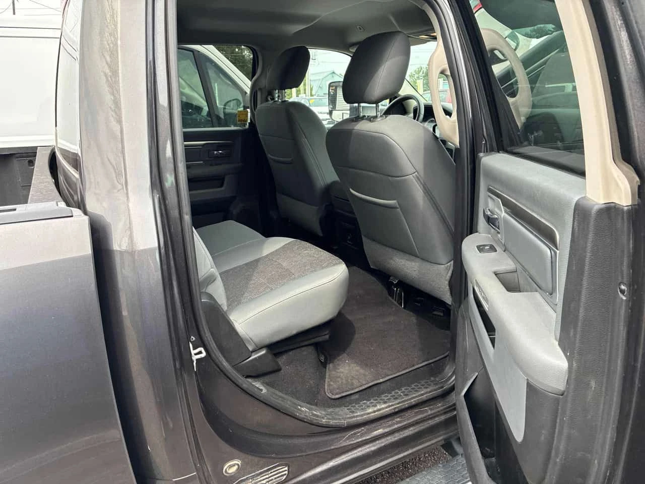 Dodge RAM 3500 * SLT * АВТОКРЕДИТ БЕЗ ПЪРВОНАЧАЛНА ВНОСКА* , снимка 15 - Автомобили и джипове - 55614906