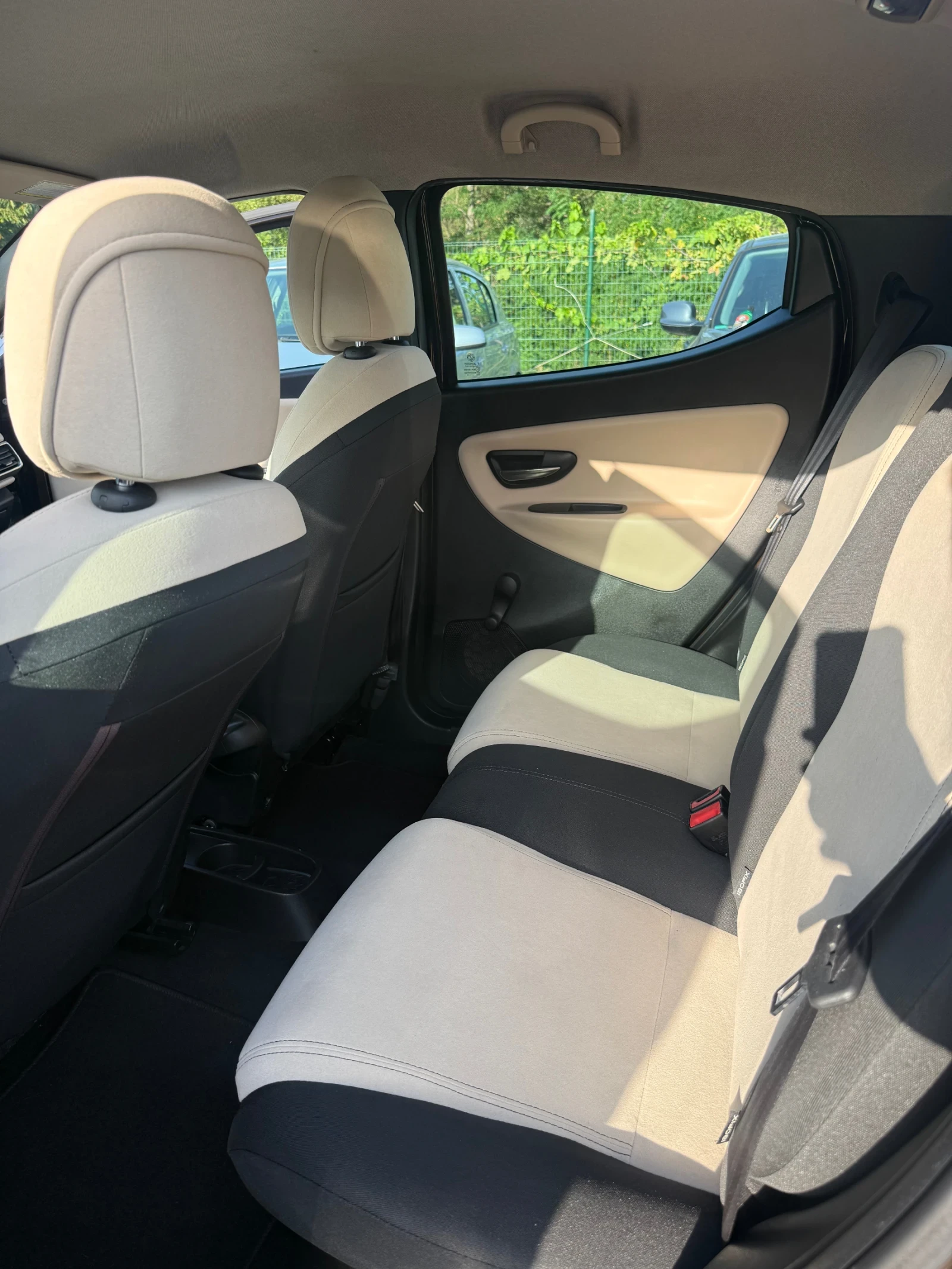 Lancia Ypsilon Платинум, Италия, АвтономноПаркиране, Уникат! , снимка 11 - Автомобили и джипове - 55848951