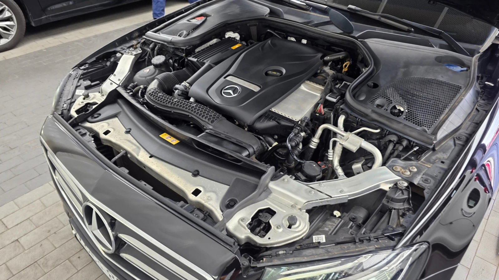 Mercedes-Benz E 250 Avantgarde, снимка 5 - Автомобили и джипове - 56265896