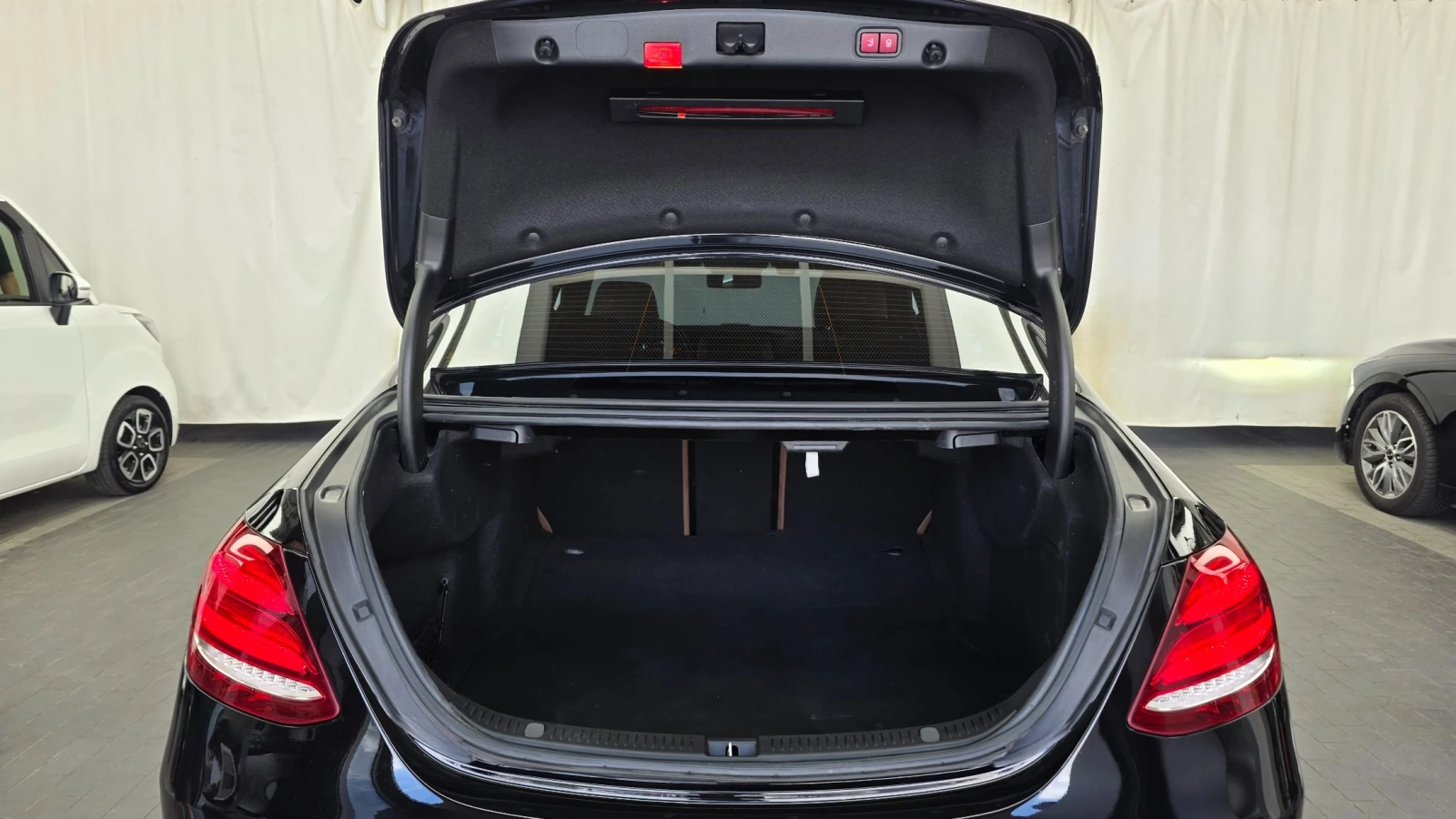 Mercedes-Benz E 250 Avantgarde, снимка 15 - Автомобили и джипове - 56265896