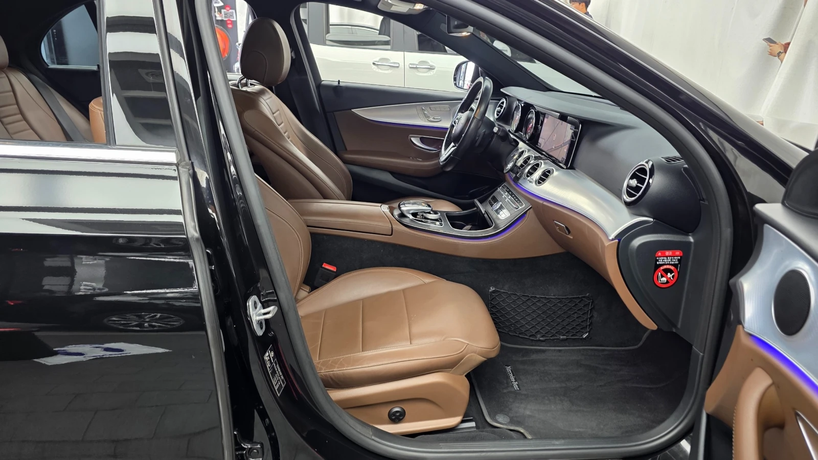 Mercedes-Benz E 250 Avantgarde, снимка 10 - Автомобили и джипове - 56265896