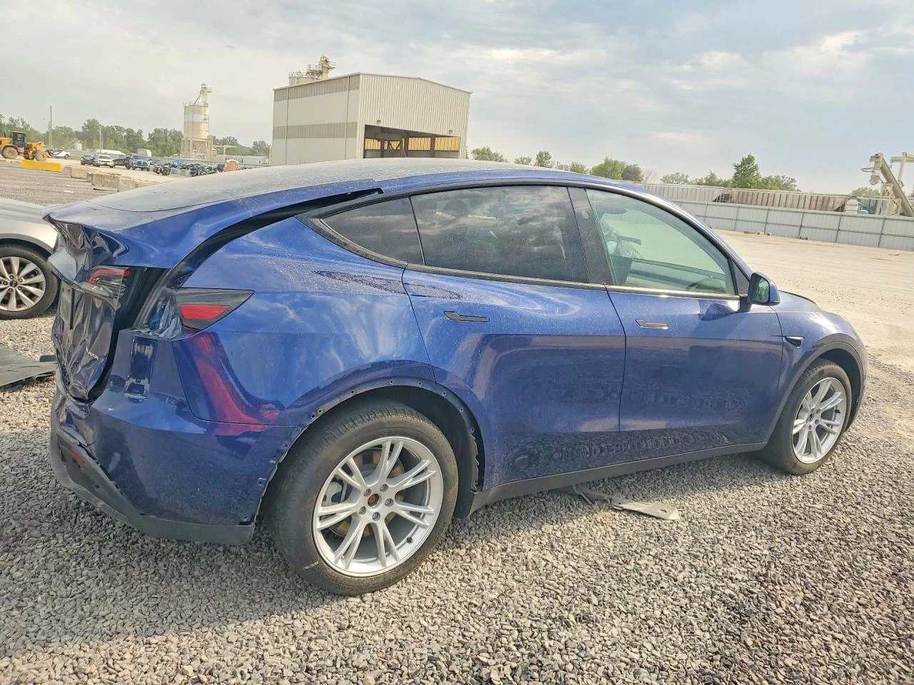 Tesla Model Y, снимка 3 - Автомобили и джипове - 56375432