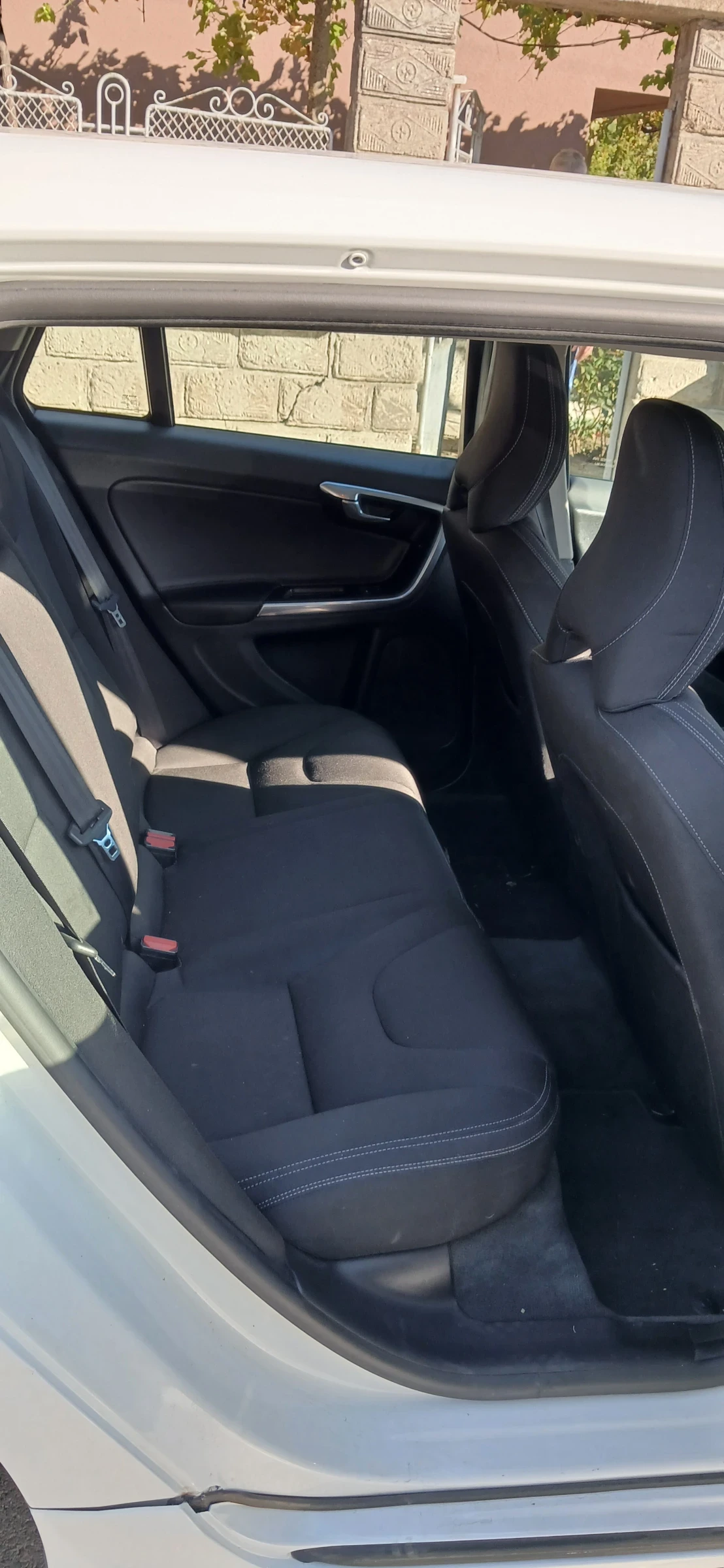 Volvo V60, снимка 9 - Автомобили и джипове - 56436106