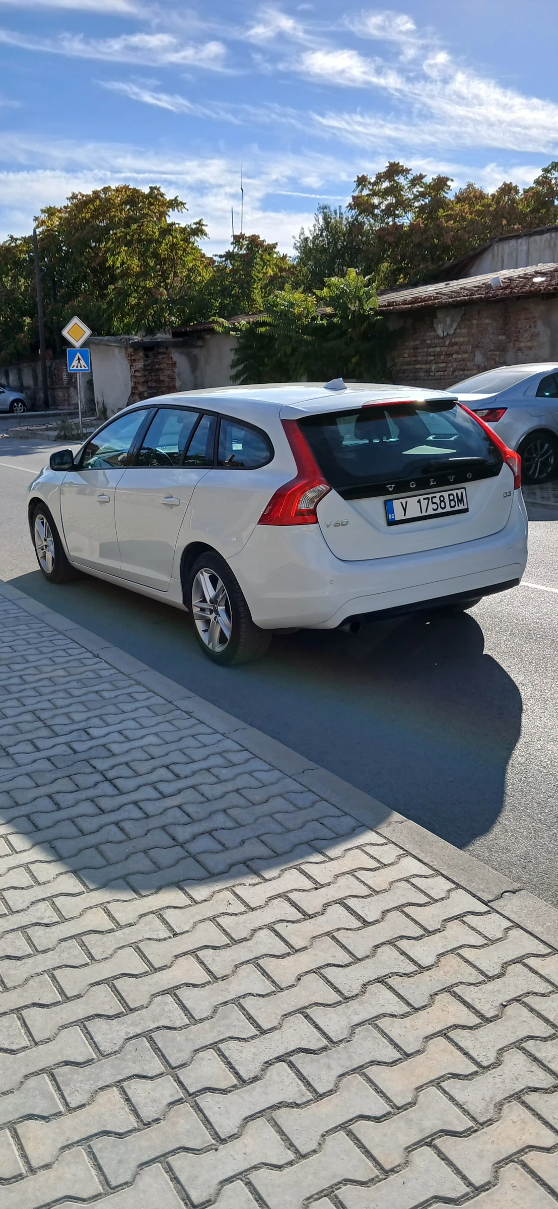 Volvo V60, снимка 5 - Автомобили и джипове - 56436106