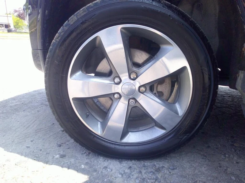 Jeep Grand cherokee Overland* HEMI* Distronic* Въздух* Подгрев* Обдух*, снимка 16 - Автомобили и джипове - 52317721