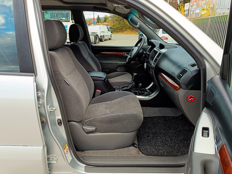 Toyota Land cruiser 3.0 D4D* АВТОМАТИК* 4Х4* БАВНИ* БЛОКАЖ* NAVI* , снимка 10 - Автомобили и джипове - 52229848