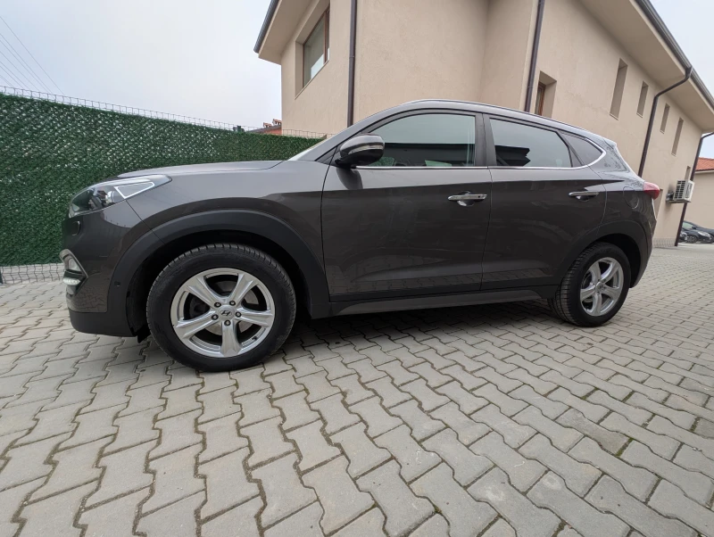 Hyundai Tucson 2.0CRDI* 4x4* Premium* Обдухване* Keyless, снимка 4 - Автомобили и джипове - 52859090