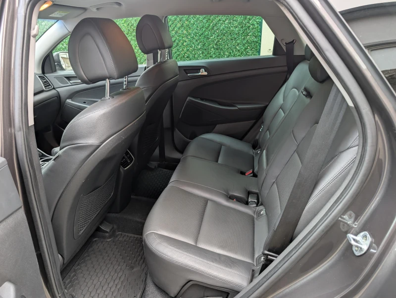 Hyundai Tucson 2.0CRDI* 4x4* Premium* Обдухване* Keyless, снимка 11 - Автомобили и джипове - 52859090