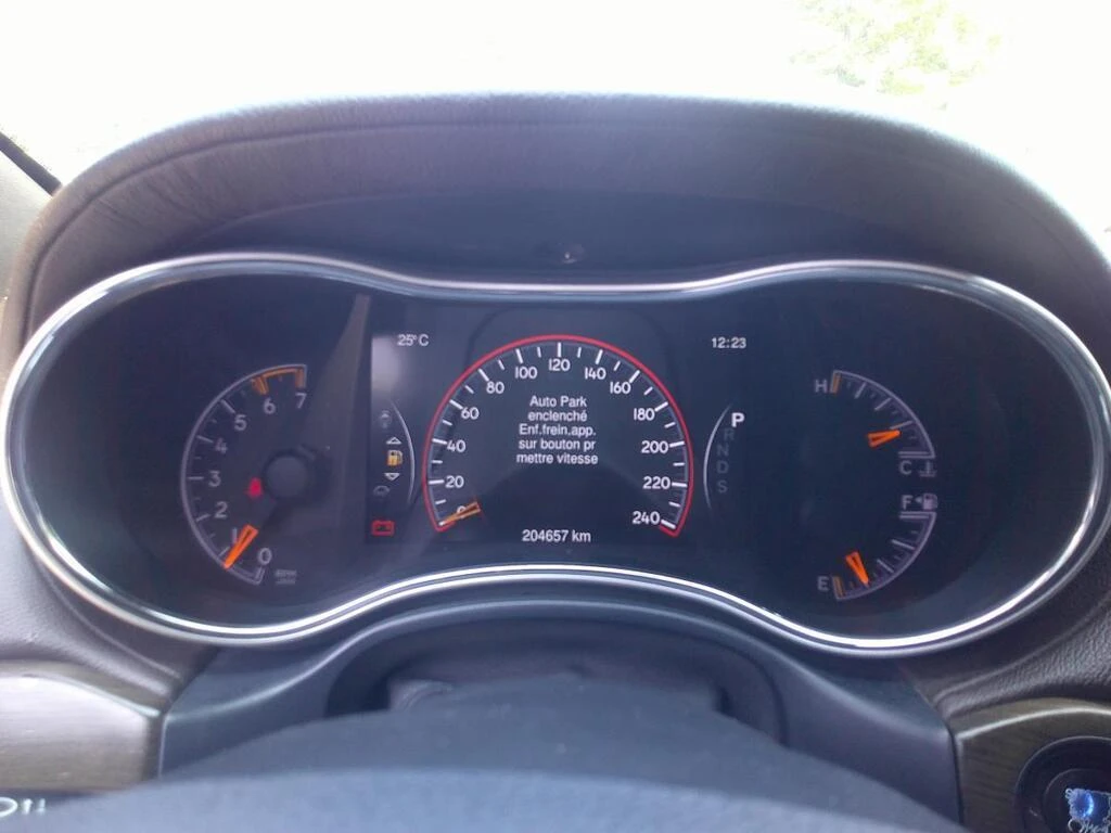 Jeep Grand cherokee Overland* HEMI* Distronic* Въздух* Подгрев* Обдух* - изображение 6
