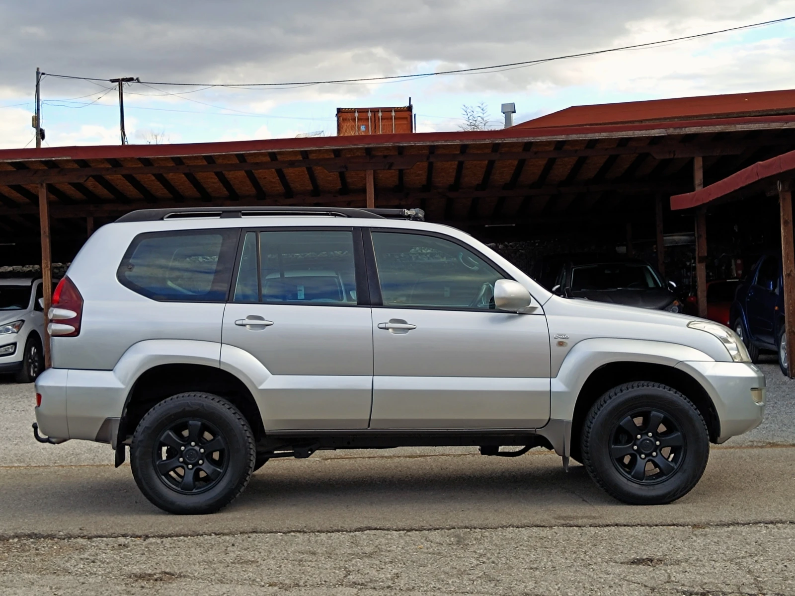 Toyota Land cruiser 3.0 D4D* АВТОМАТИК* 4Х4* БАВНИ* БЛОКАЖ* NAVI*  - изображение 4