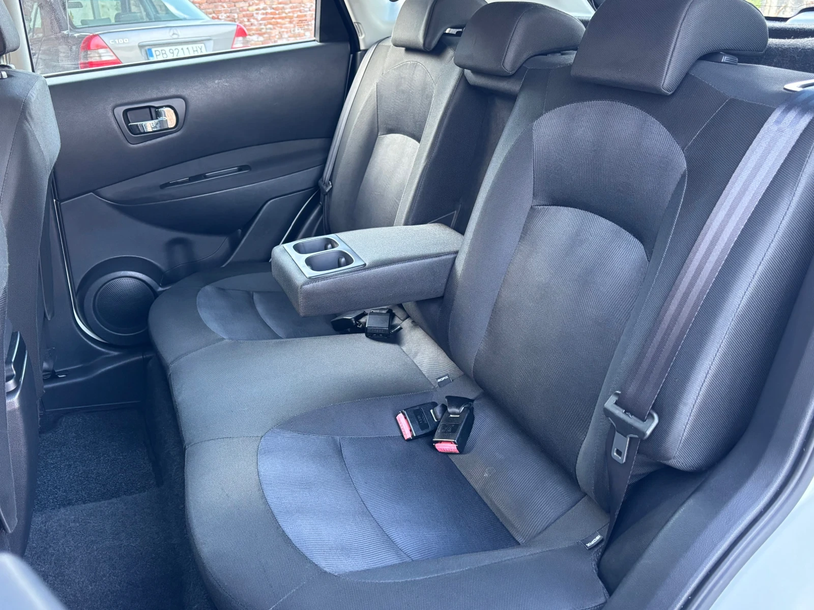 Nissan Qashqai 1.6 DCI, 4x4, FACELIFT, TOP, снимка 11 - Автомобили и джипове - 54009153