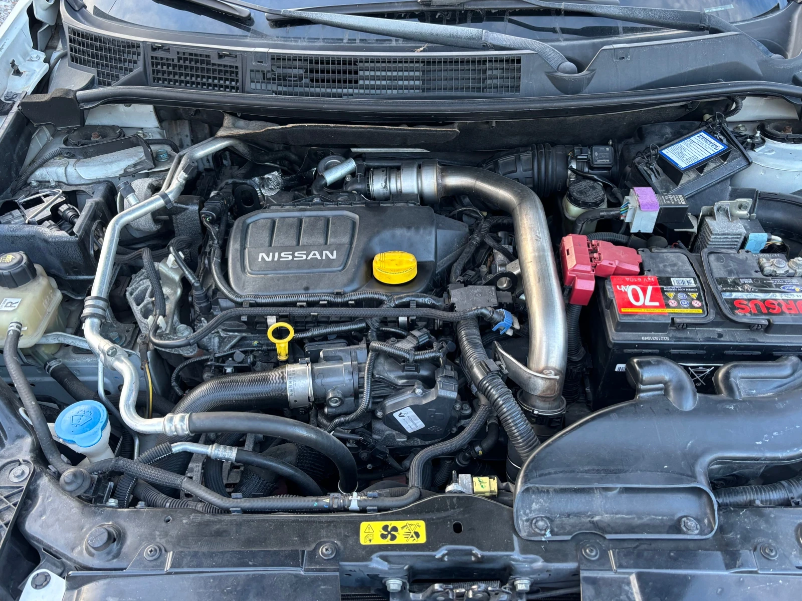 Nissan Qashqai 1.6 DCI, 4x4, FACELIFT, TOP, снимка 14 - Автомобили и джипове - 54009153