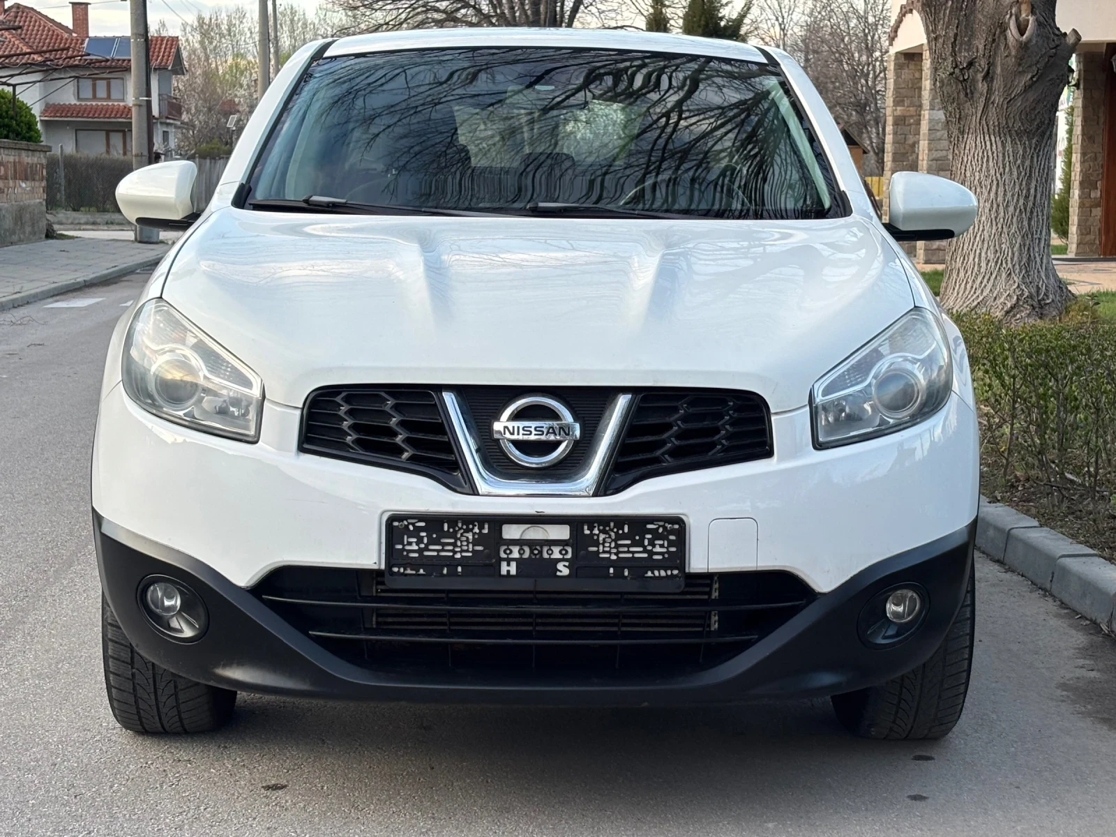 Nissan Qashqai 1.6 DCI, 4x4, FACELIFT, TOP, снимка 3 - Автомобили и джипове - 54009153