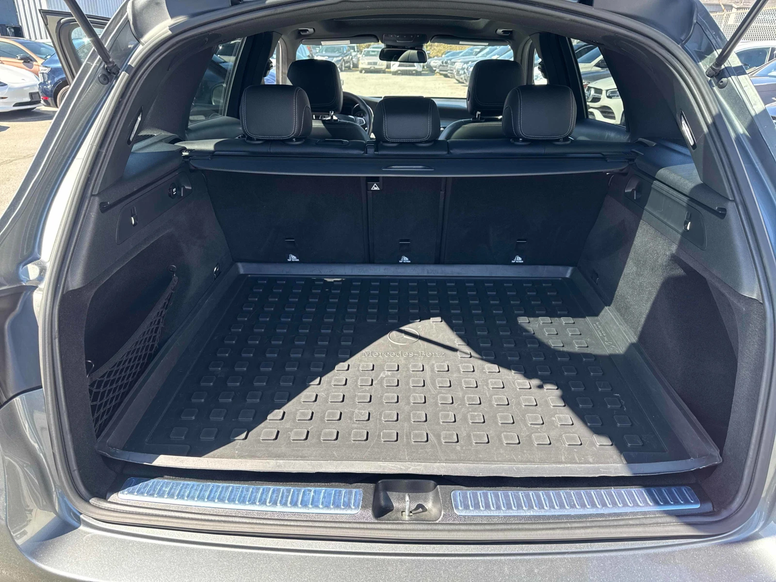 Mercedes-Benz GLC 300 * * CARFAX * * АВТО КРЕДИТ * * , снимка 13 - Автомобили и джипове - 54155983