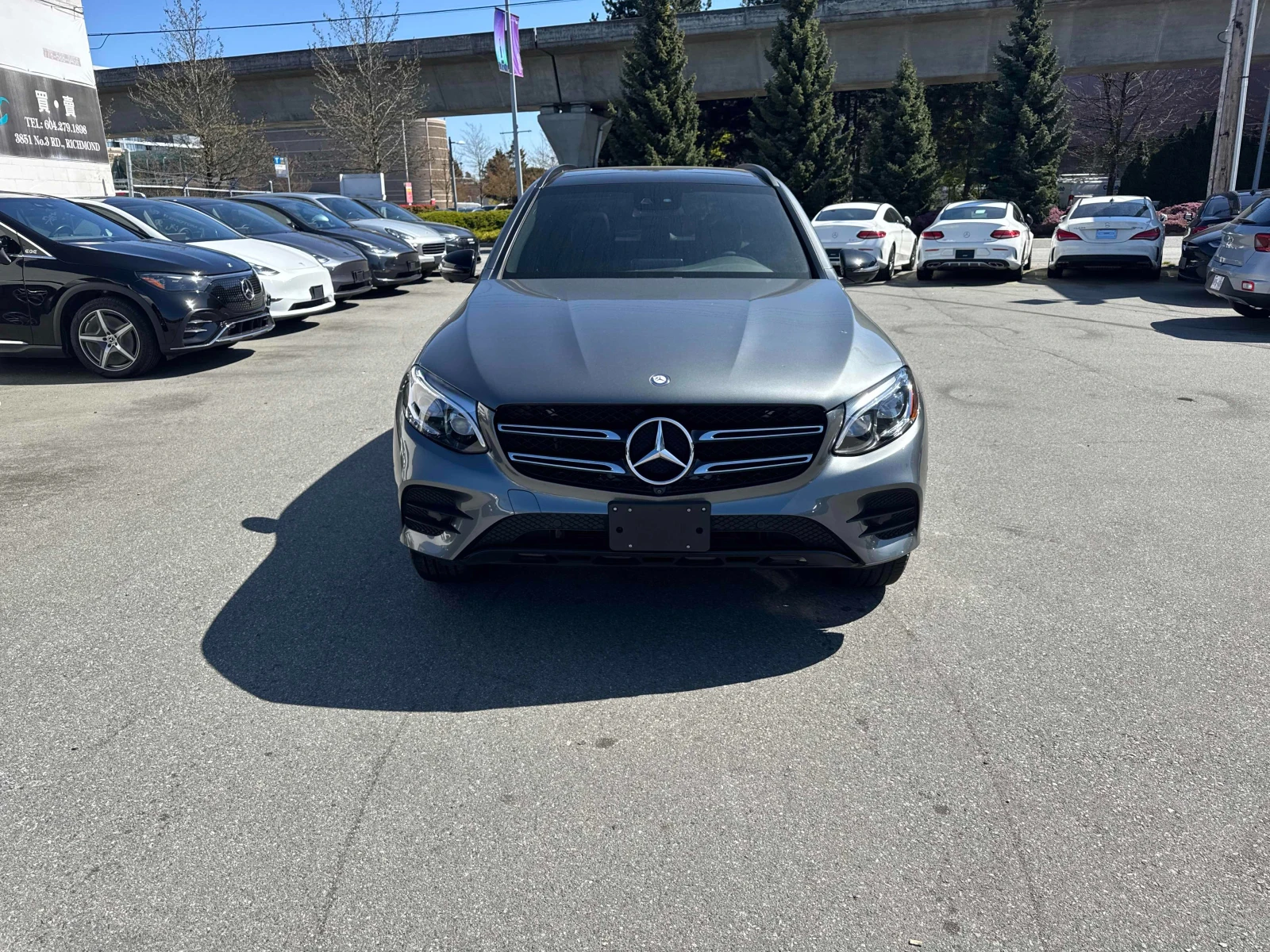 Mercedes-Benz GLC 300 * * CARFAX * * АВТО КРЕДИТ * * , снимка 2 - Автомобили и джипове - 54155983