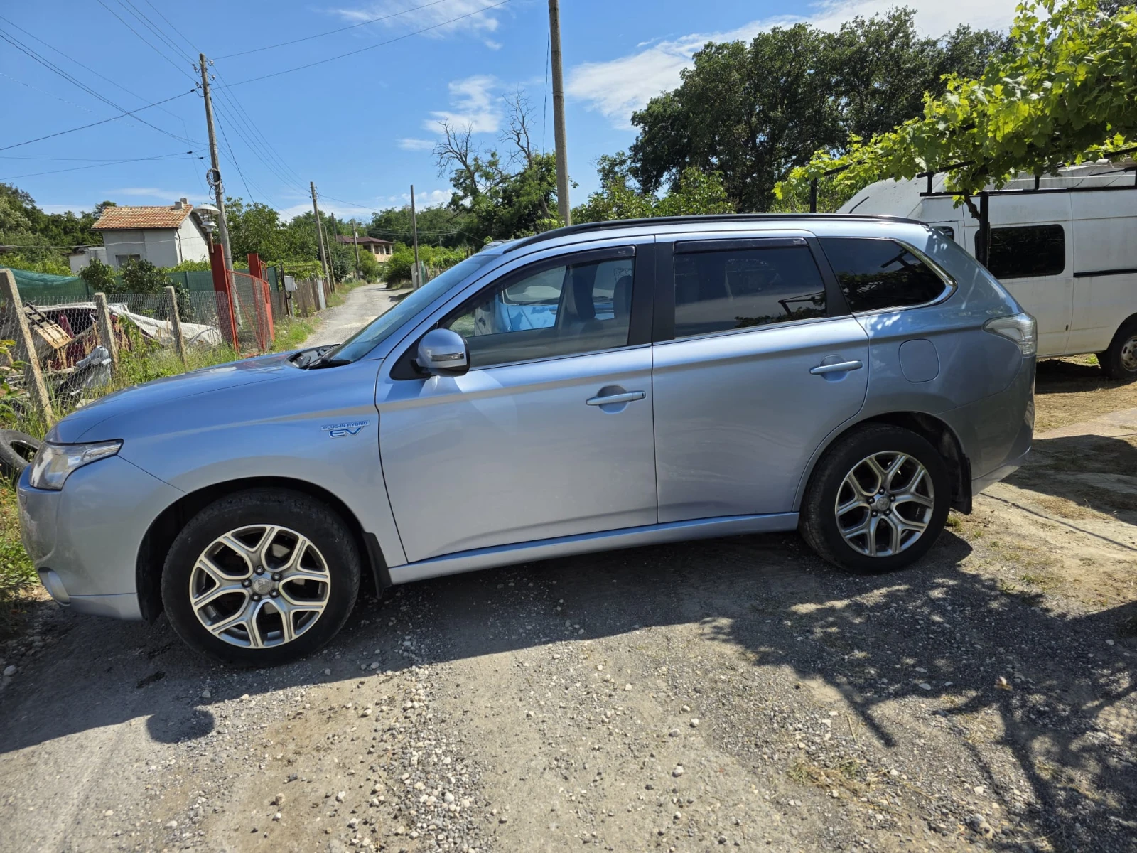Mitsubishi Outlander, снимка 11 - Автомобили и джипове - 55434072
