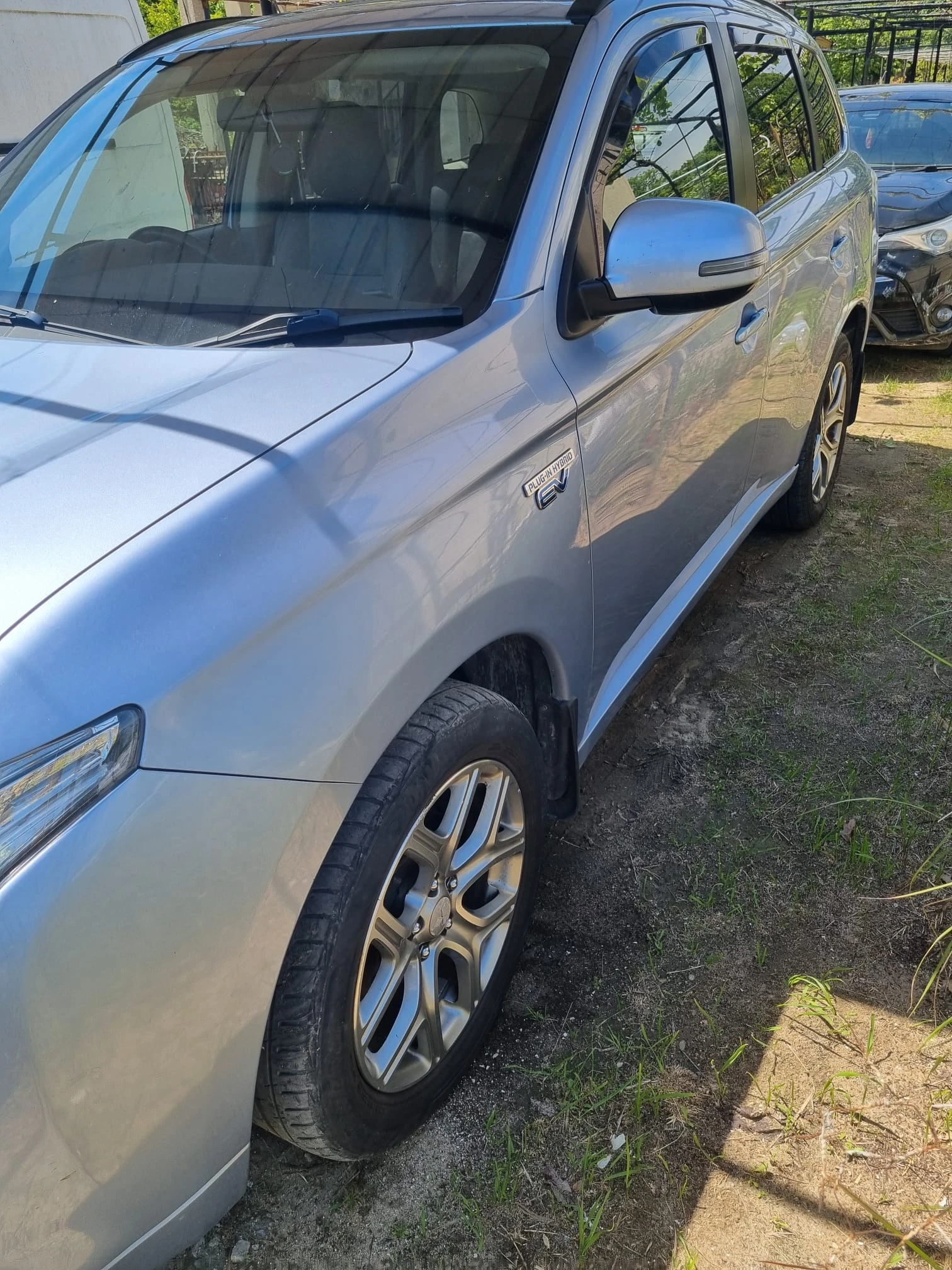 Mitsubishi Outlander, снимка 8 - Автомобили и джипове - 54604730