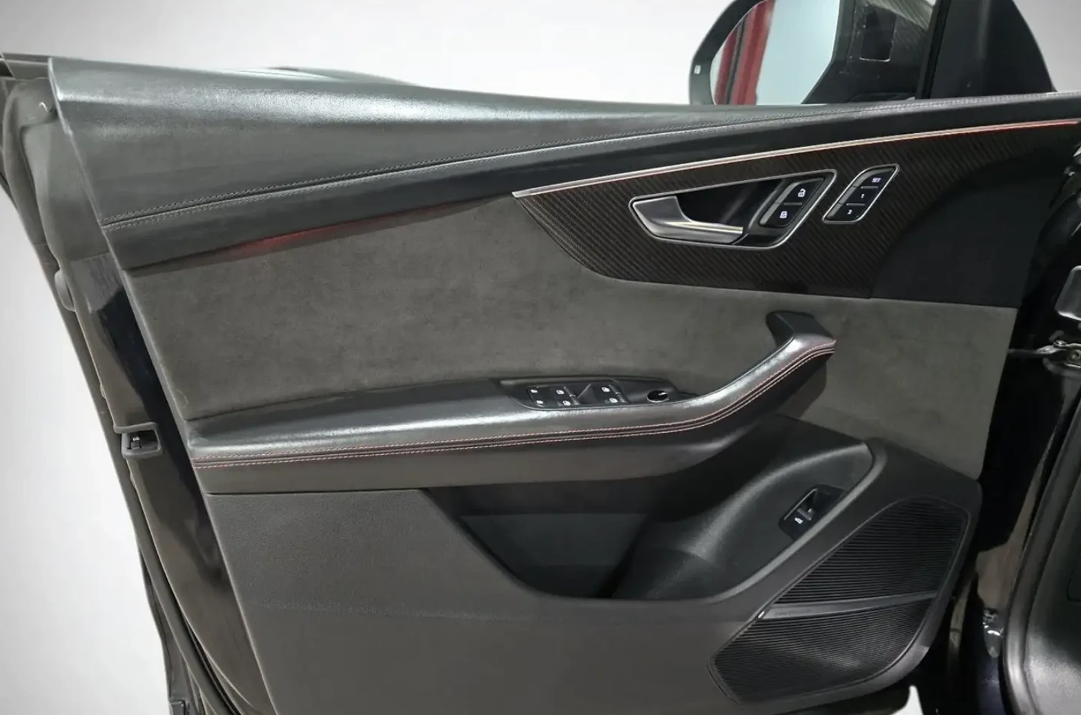Audi RSQ8 Bang & Olufsen* Virtual Cockpit Plus* Head-Up* , снимка 9 - Автомобили и джипове - 54968336