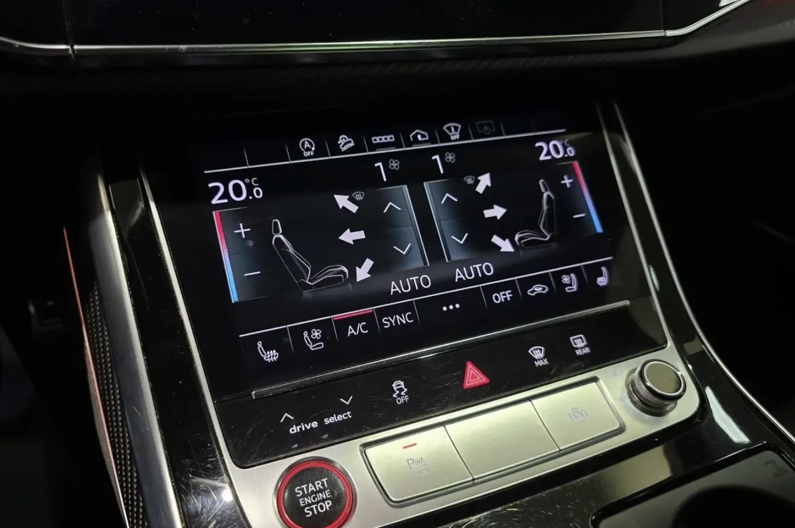 Audi RSQ8 Bang & Olufsen* Virtual Cockpit Plus* Head-Up* , снимка 13 - Автомобили и джипове - 54968336