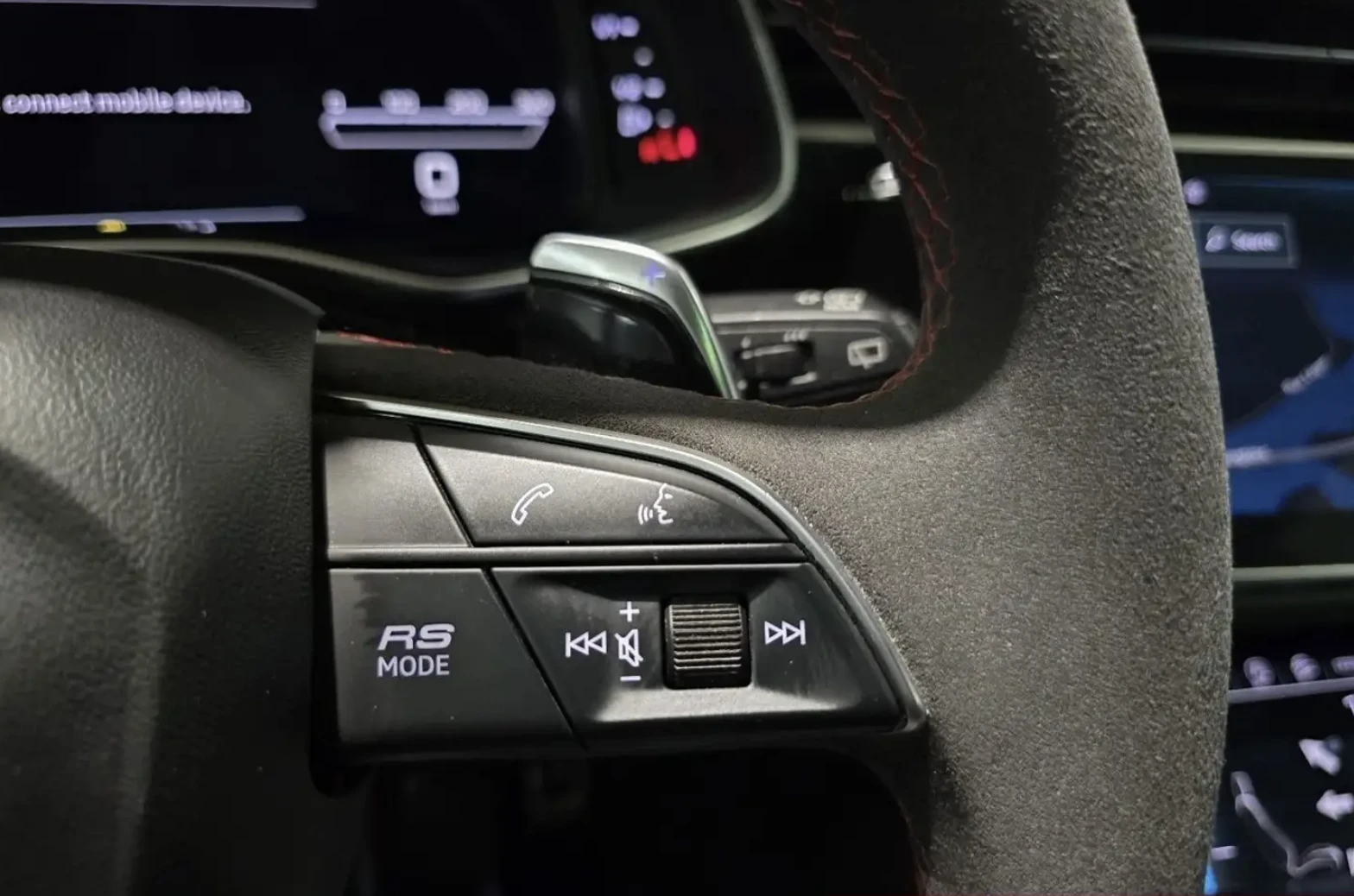 Audi RSQ8 Bang & Olufsen* Virtual Cockpit Plus* Head-Up* , снимка 12 - Автомобили и джипове - 54968336